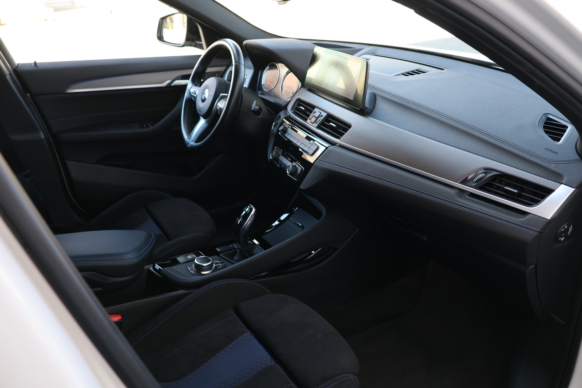 BMW X2 sDrive 18i M Sport Steptronic DSK (CH)-image-16
