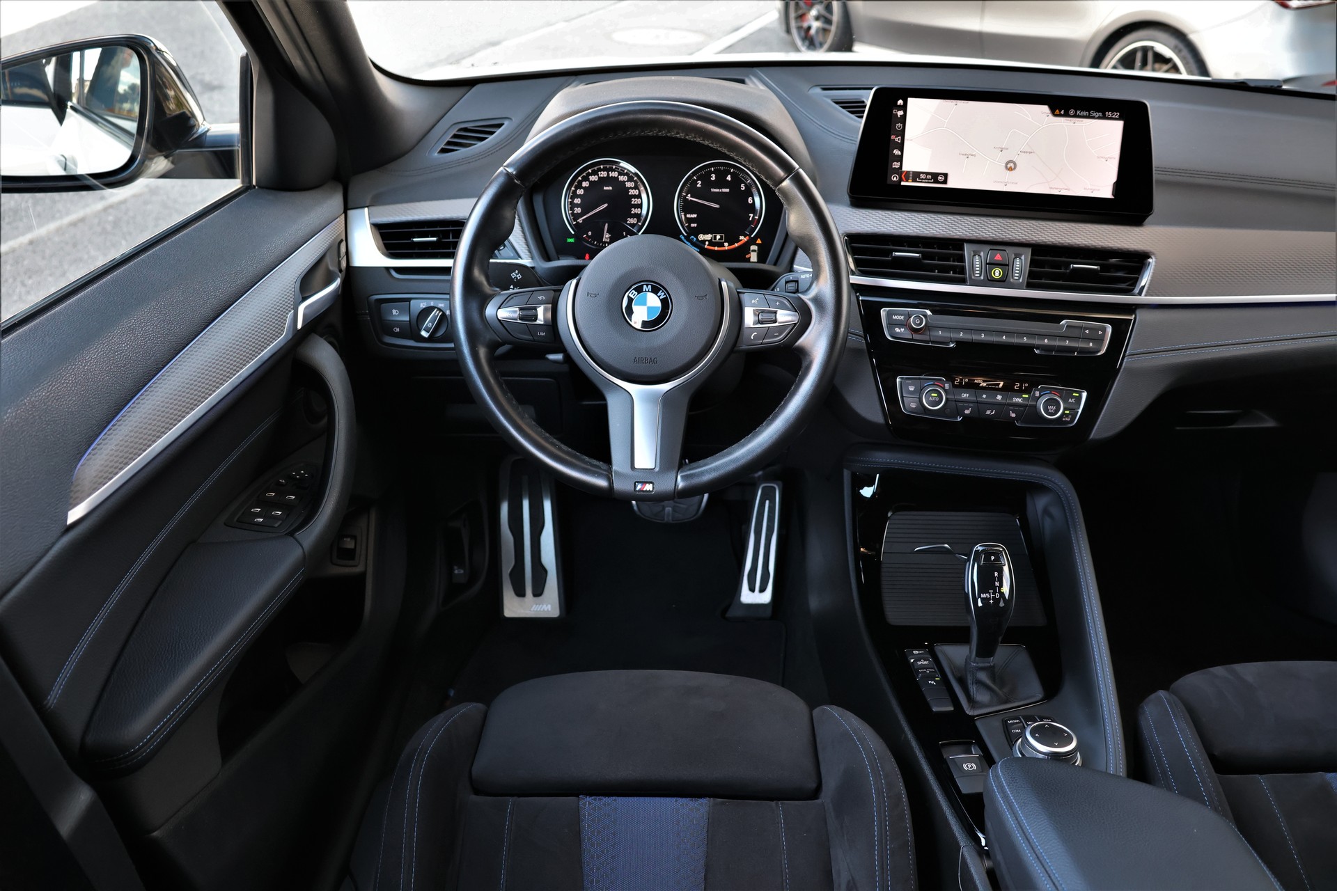 BMW X2 sDrive 18i M Sport Steptronic DSK (CH)-image-12