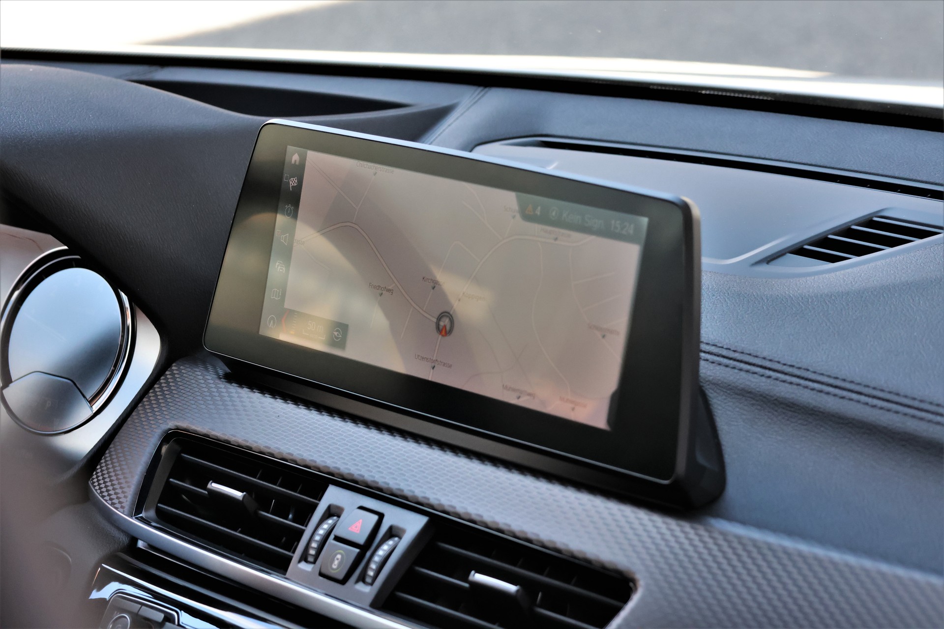BMW X2 sDrive 18i M Sport Steptronic DSK (CH)-image-17