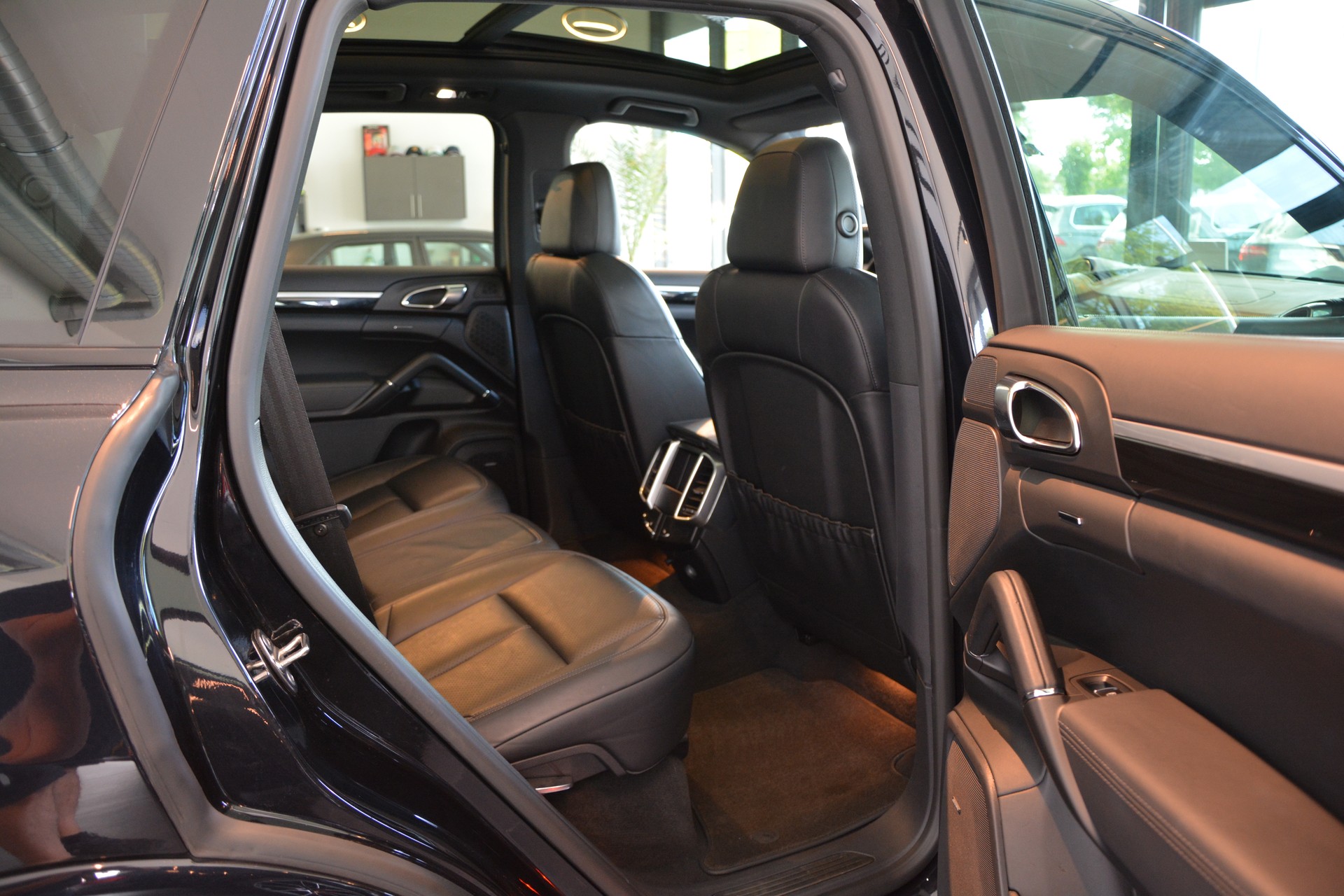 PORSCHE Cayenne S Diesel-image-13