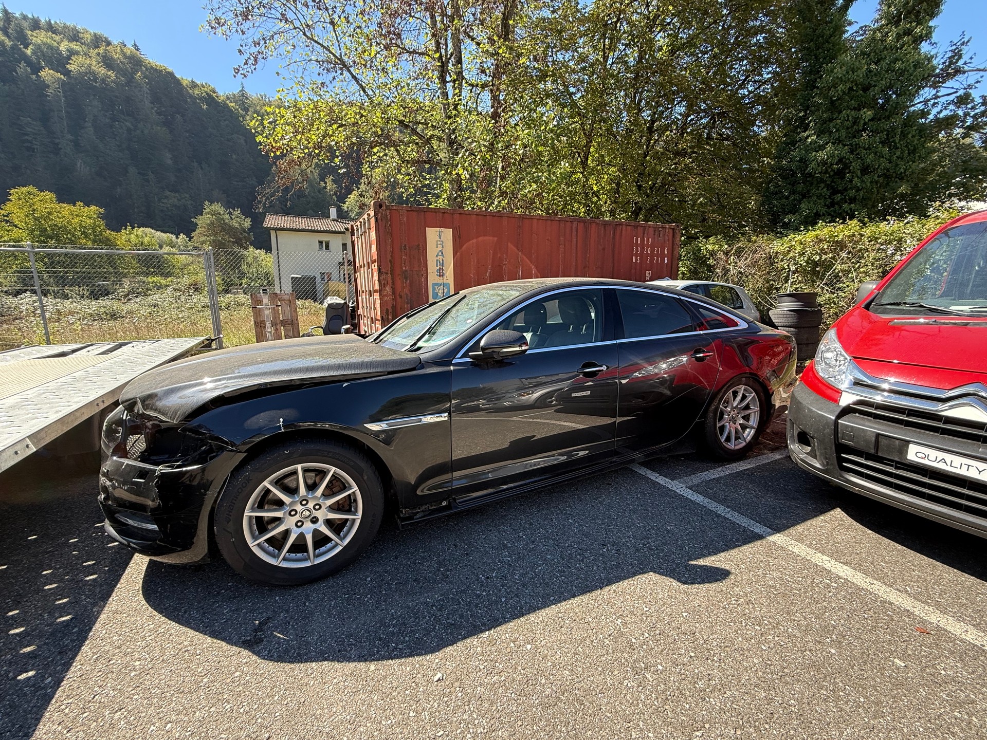 JAGUAR XJ 3.0 V6 S/C Premium Luxury Automatic AWD-showroom-element-2