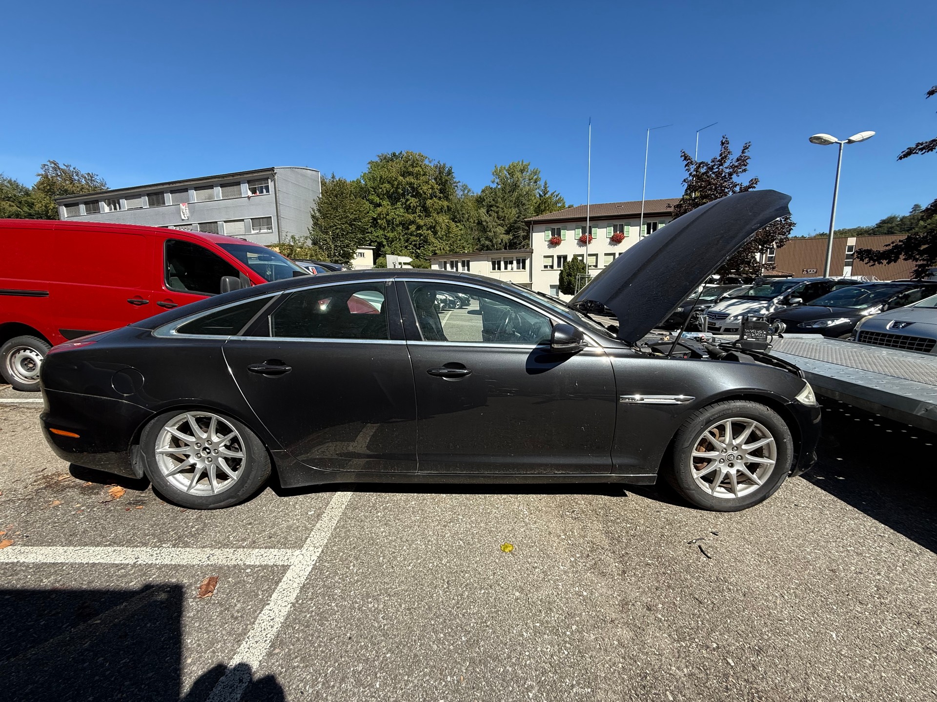JAGUAR XJ 3.0 V6 S/C Premium Luxury Automatic AWD-image-6