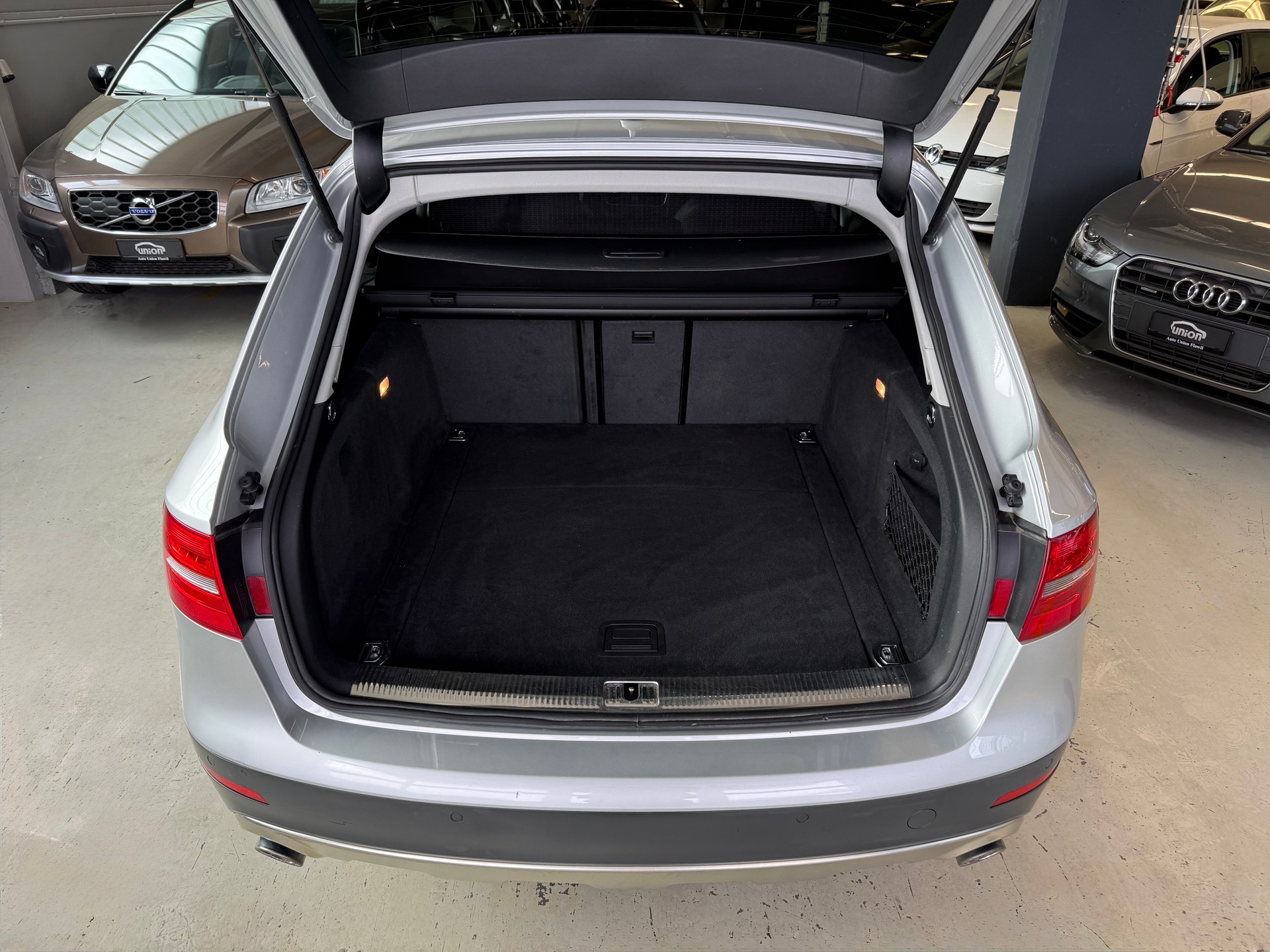 AUDI A4 allroad 3.0 TDI quattro S-tronic-image-8