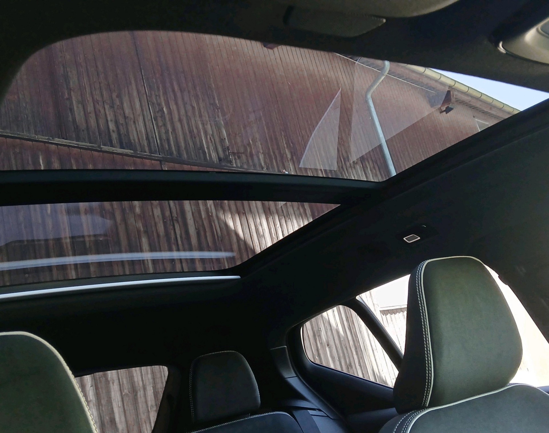 VOLVO EX40 Twin Black Edition AWD-image-14