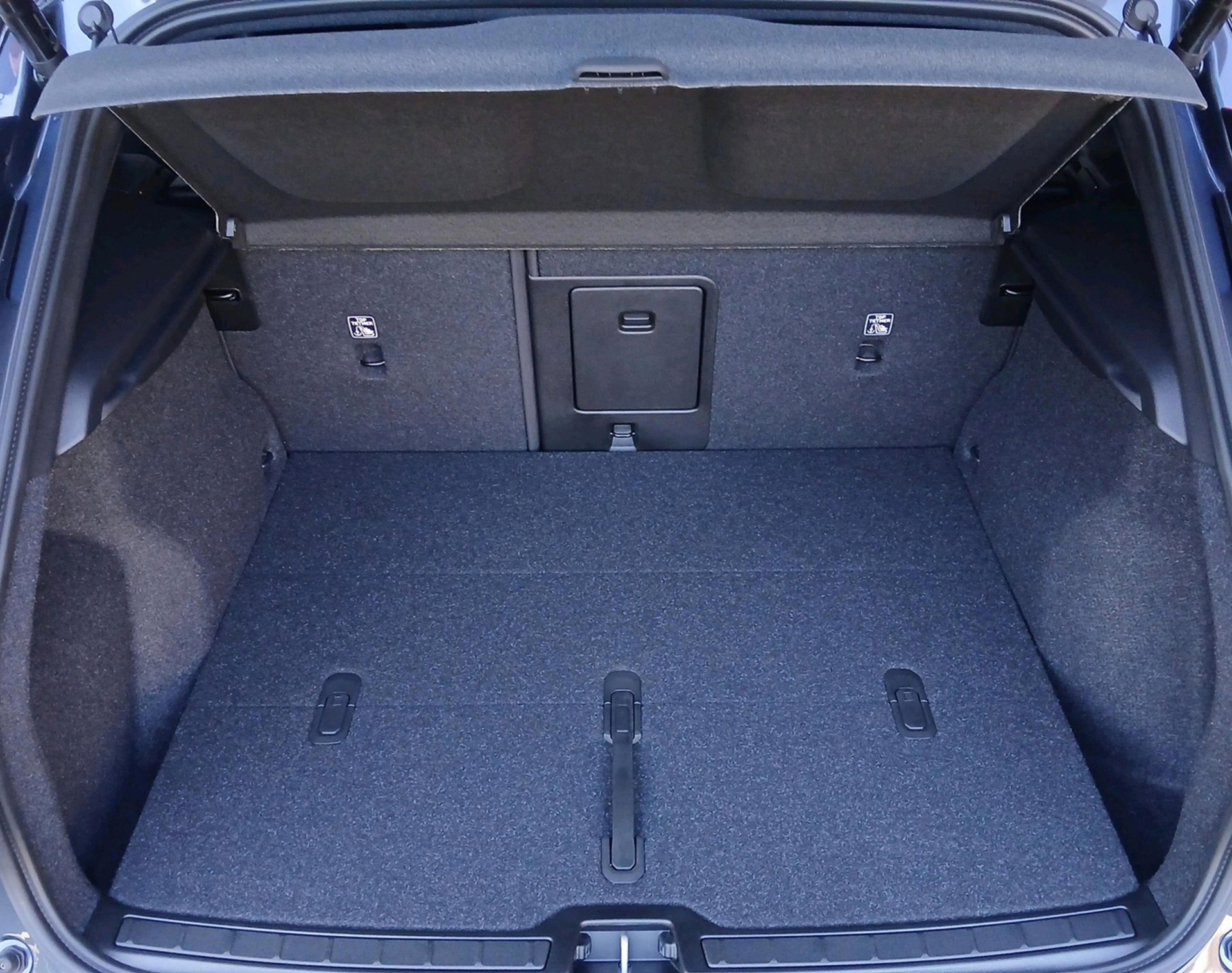 VOLVO EX40 Twin Black Edition AWD-image-12