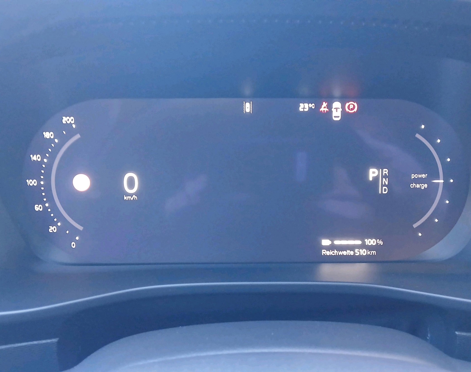 VOLVO EX40 Twin Black Edition AWD-image-10