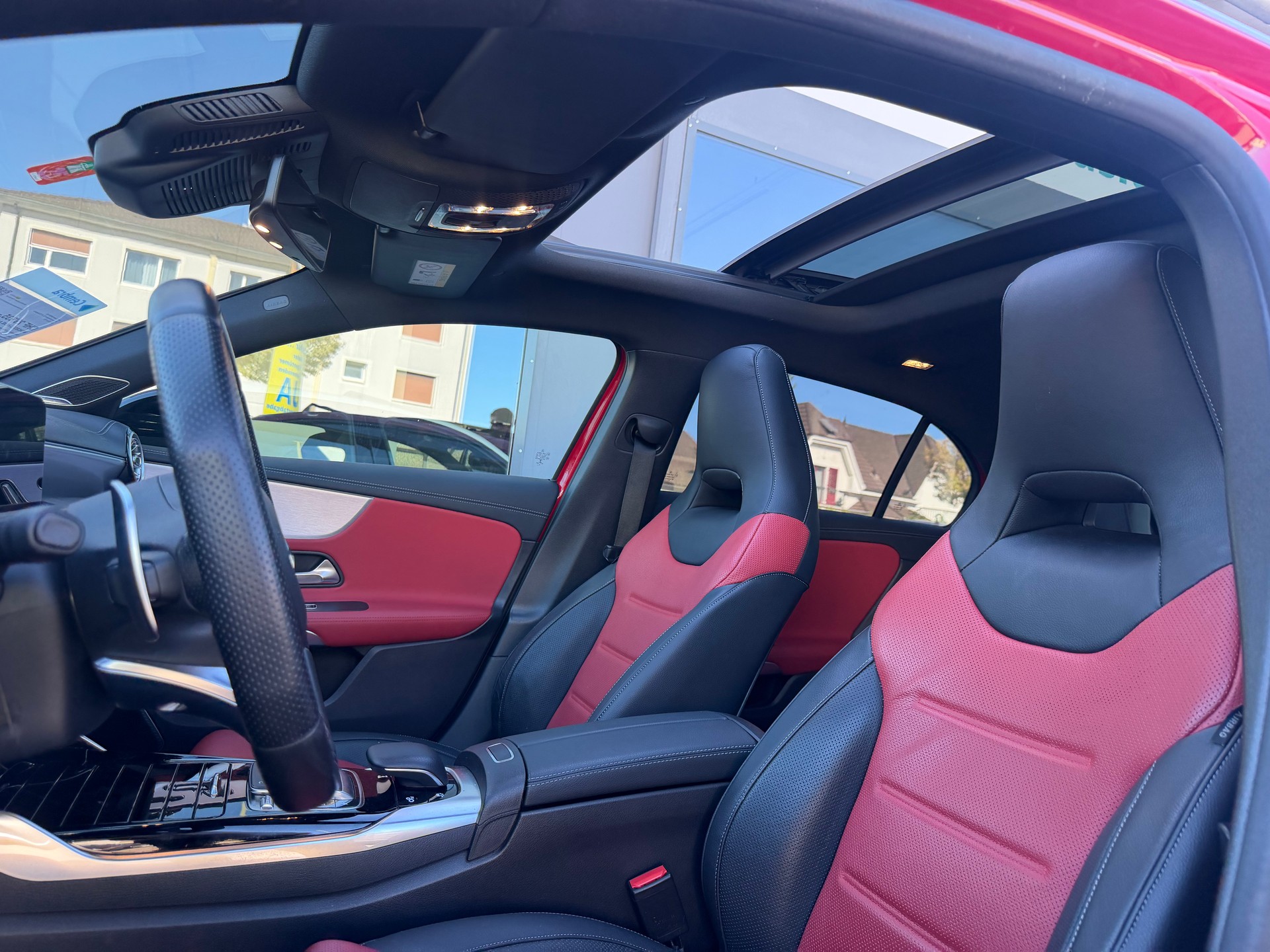 MERCEDES-BENZ A 35 AMG 4Matic Speedshift-image-11
