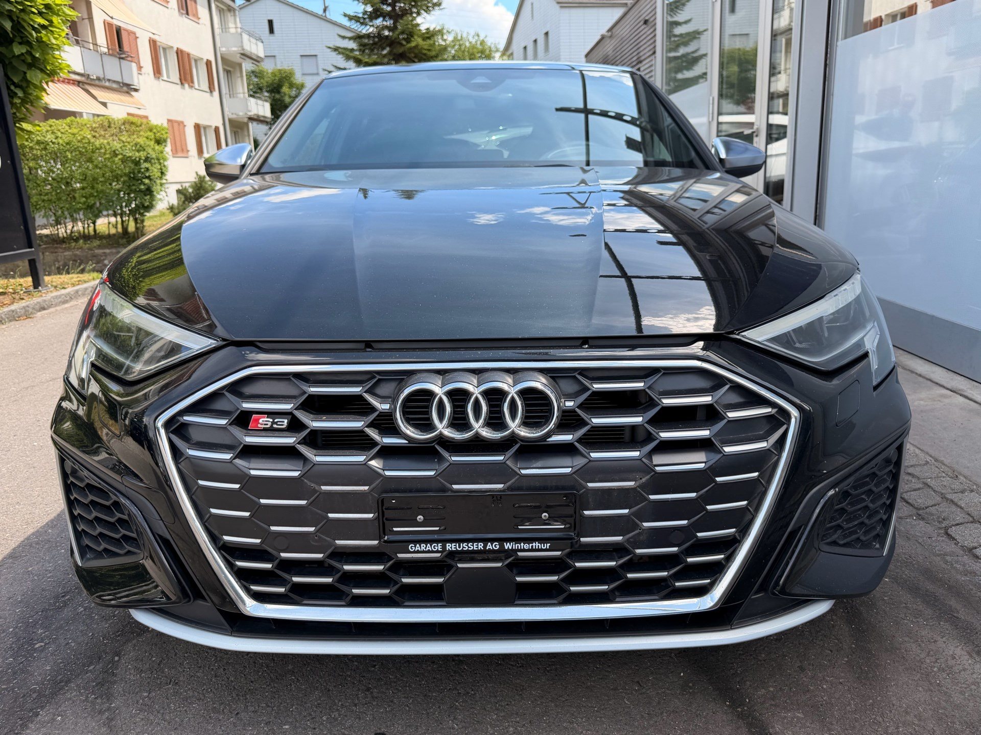AUDI S3 Sportback 2.0 TFSI quattro *** UNSCHLAGBARER PREIS !!! ***-showroom-element-1
