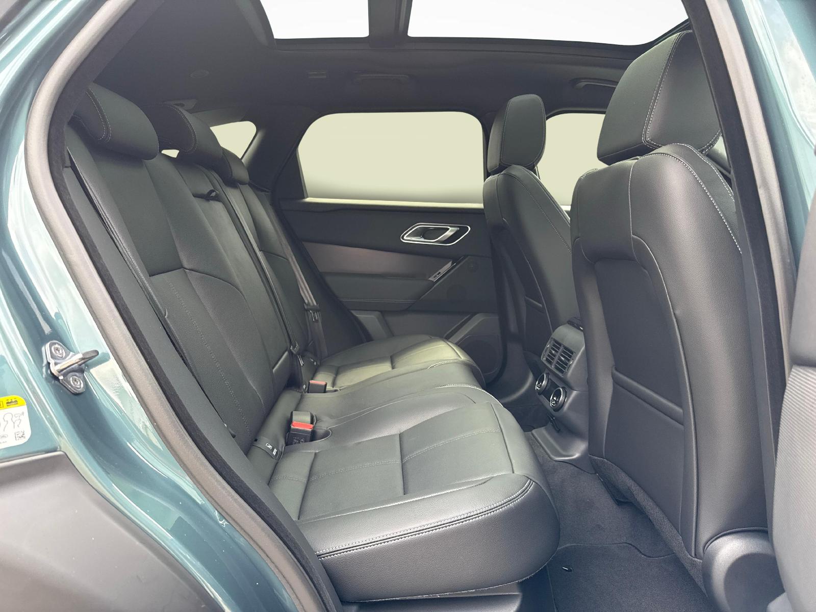 LAND ROVER Range Rover Velar 2.0 P400e Belgravia Edition-image-10