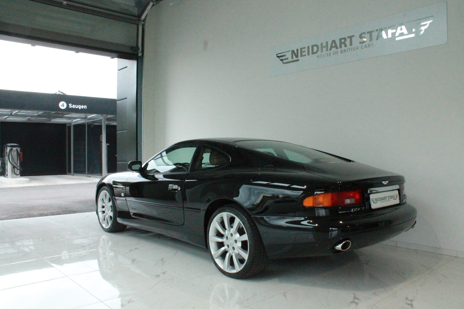 ASTON MARTIN DB7 Vantage-showroom-element-1