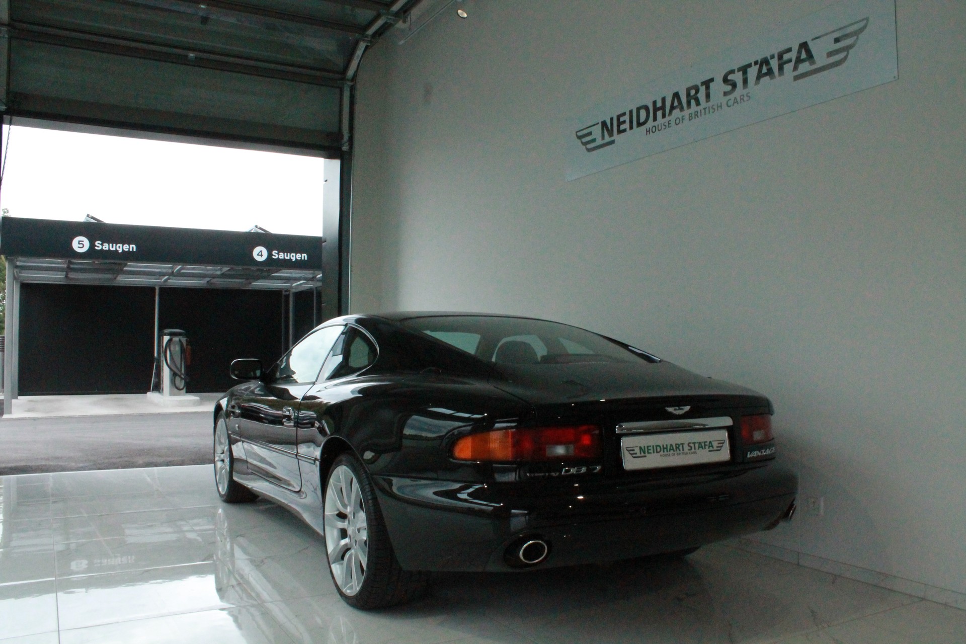 ASTON MARTIN DB7 Vantage-showroom-element-2