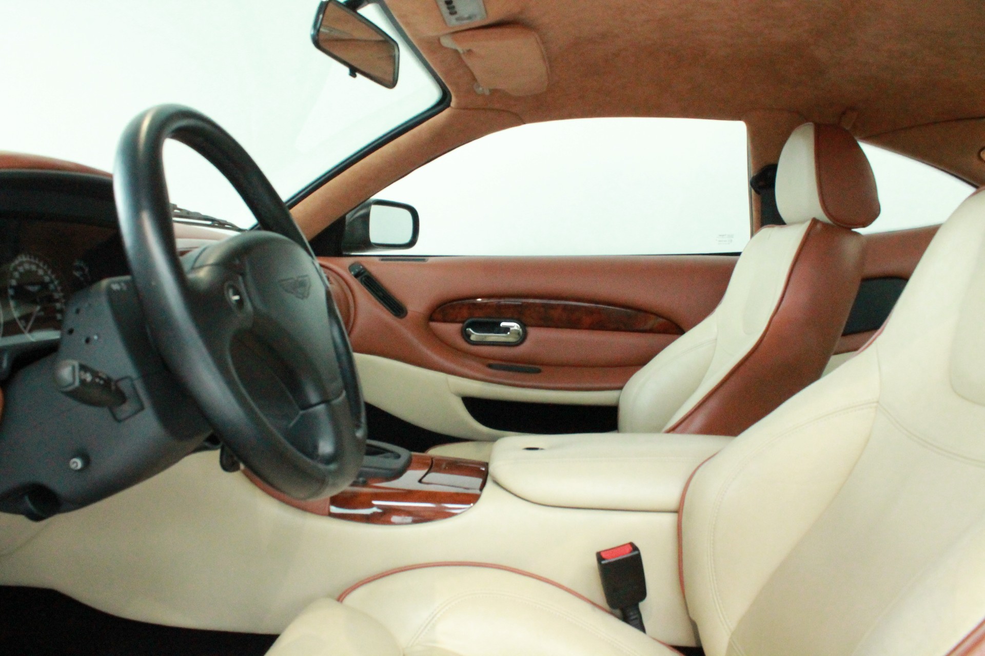 ASTON MARTIN DB7 Vantage-image-4