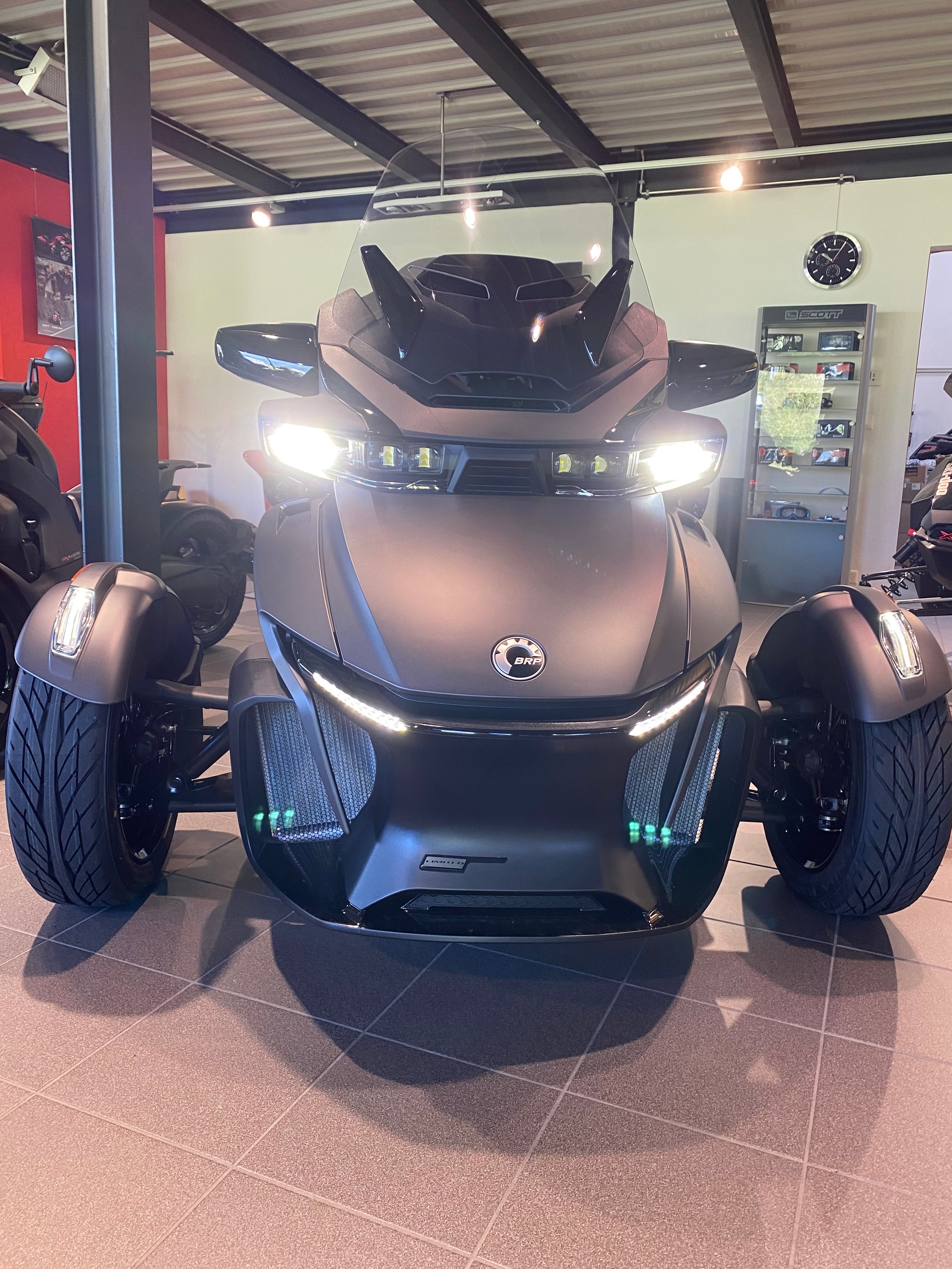 CAN-AM Spyder RT-LTD Dark Edition SE6-image-1