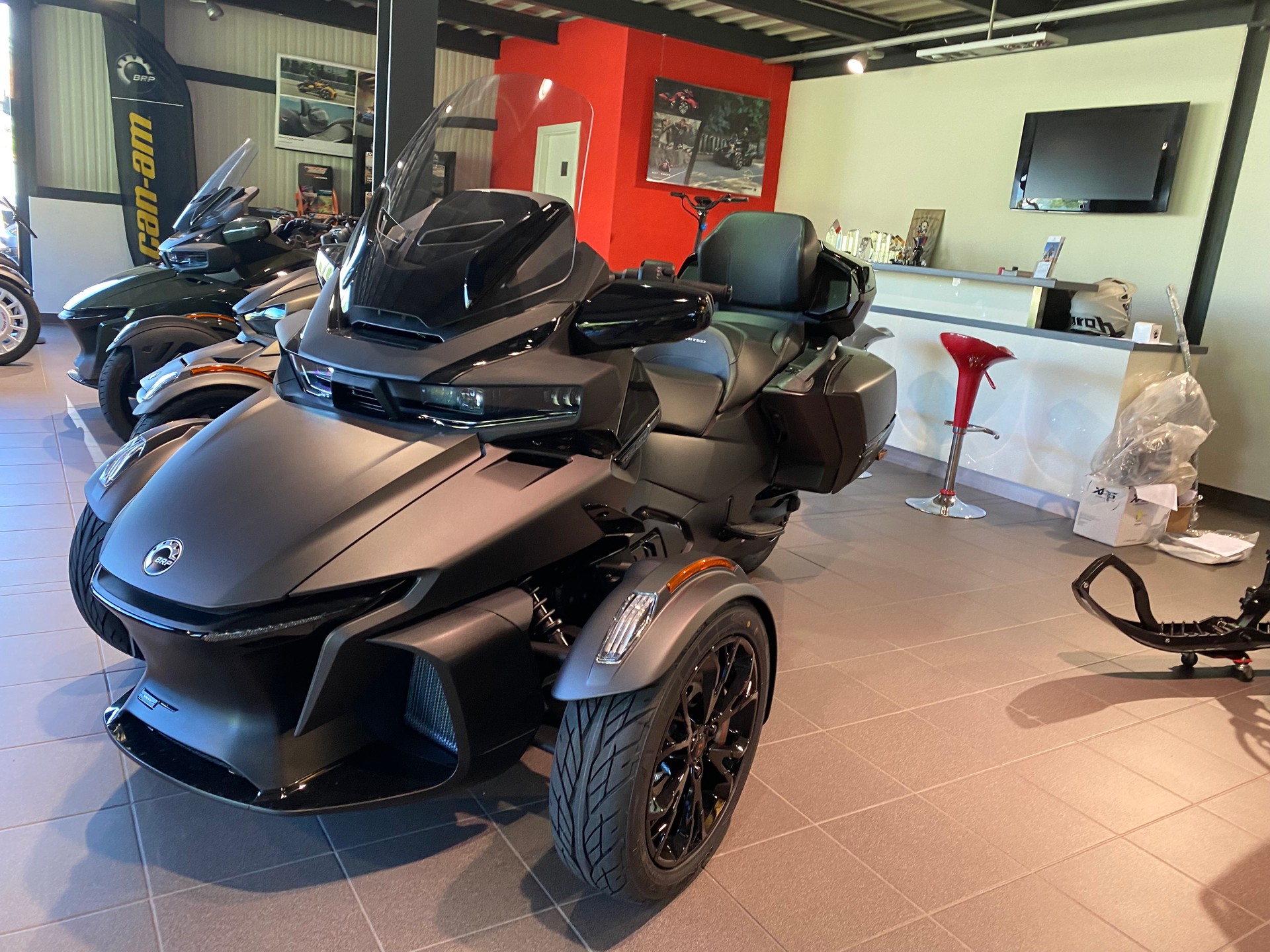 CAN-AM Spyder RT-LTD Dark Edition SE6-image-4