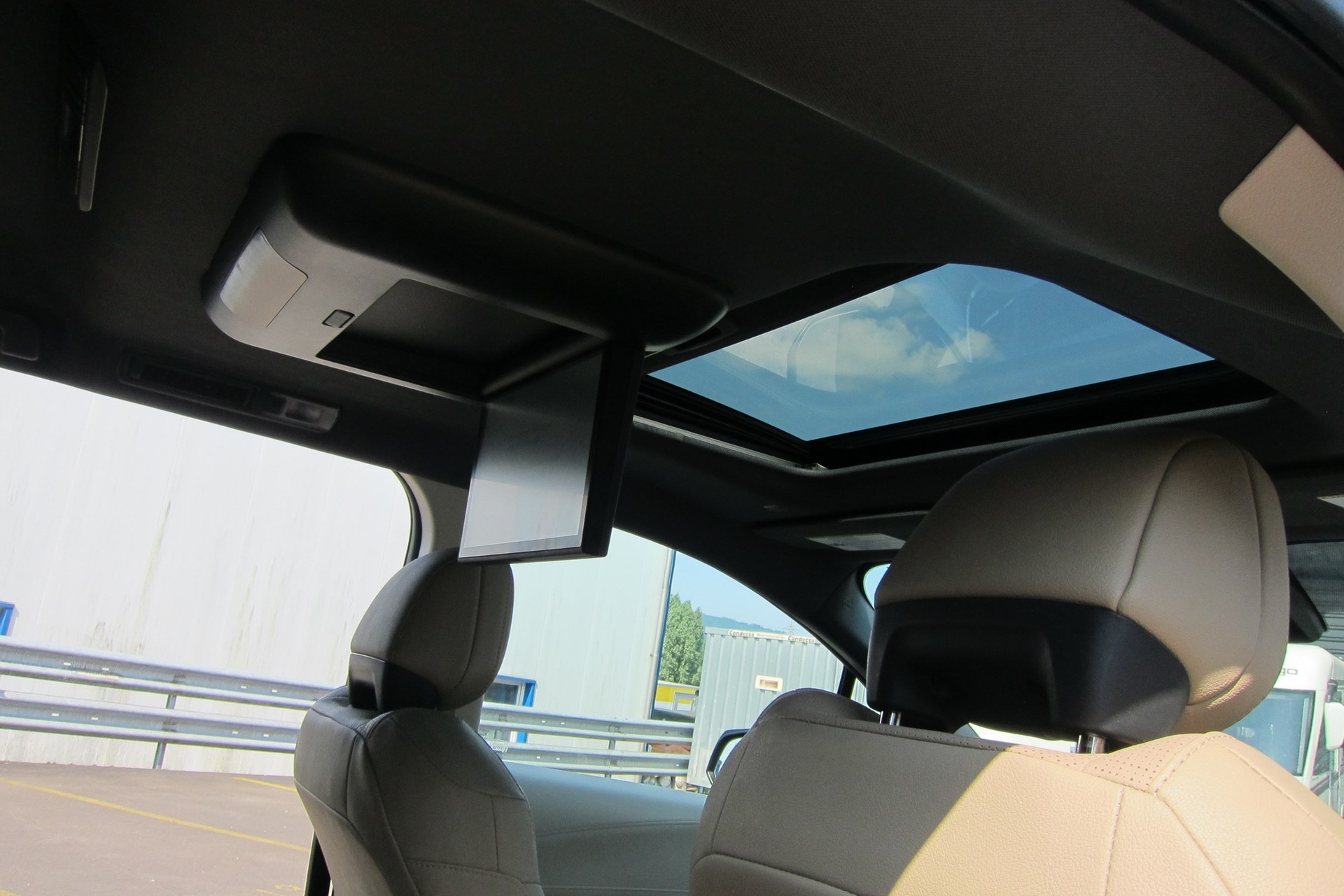TOYOTA SIENNA HYBRID AWD LIMITED TECHNOLOGY-PAKET-image-8