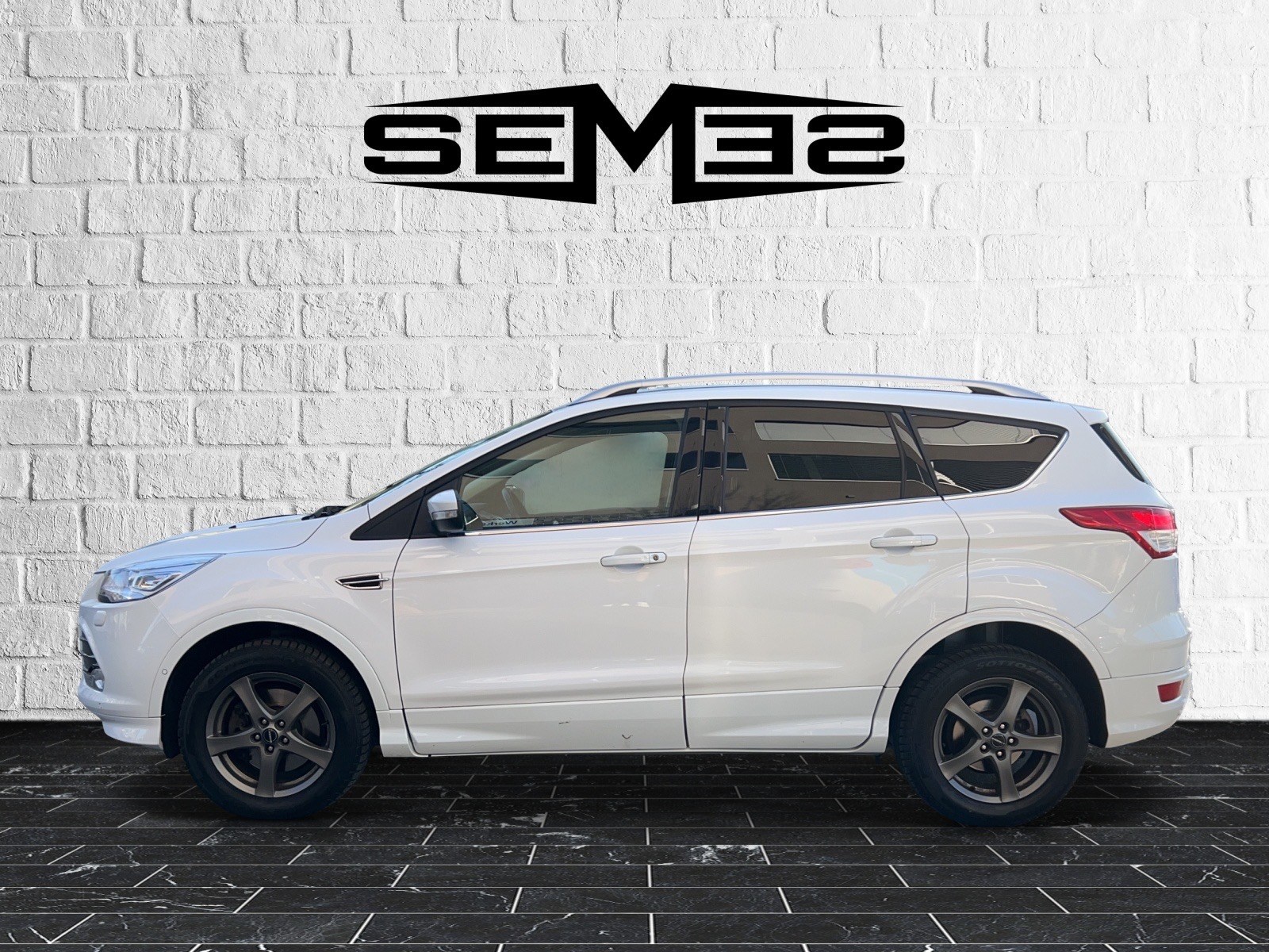 FORD Kuga 2.0 TDCi Titanium S 4WD PowerShift-showroom-element-1