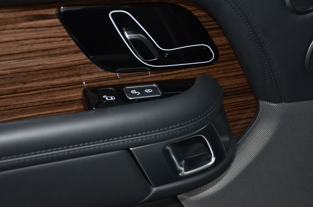 LAND ROVER Range Rover 4.4 SDV8 Vogue *Facelift*-image-28