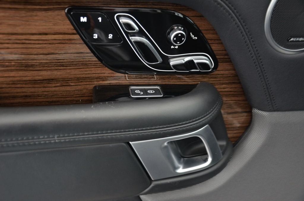 LAND ROVER Range Rover 4.4 SDV8 Vogue *Facelift*-image-26