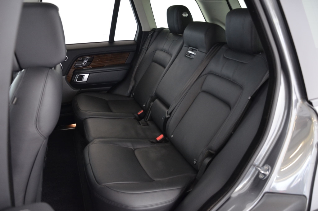 LAND ROVER Range Rover 4.4 SDV8 Vogue *Facelift*-image-14