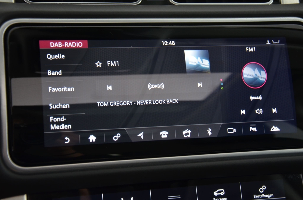 LAND ROVER Range Rover 4.4 SDV8 Vogue *Facelift*-image-19