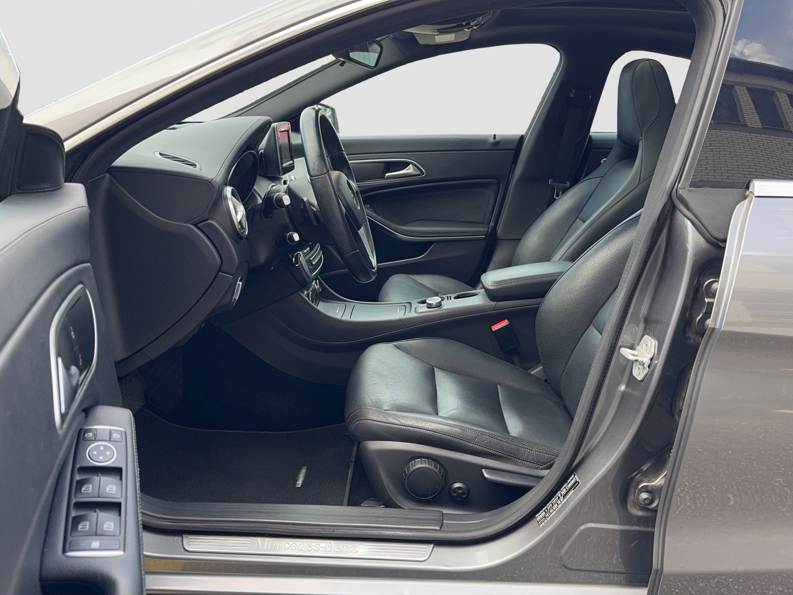 MERCEDES-BENZ CLA 220 CDI Urban 7G-DCT-image-13