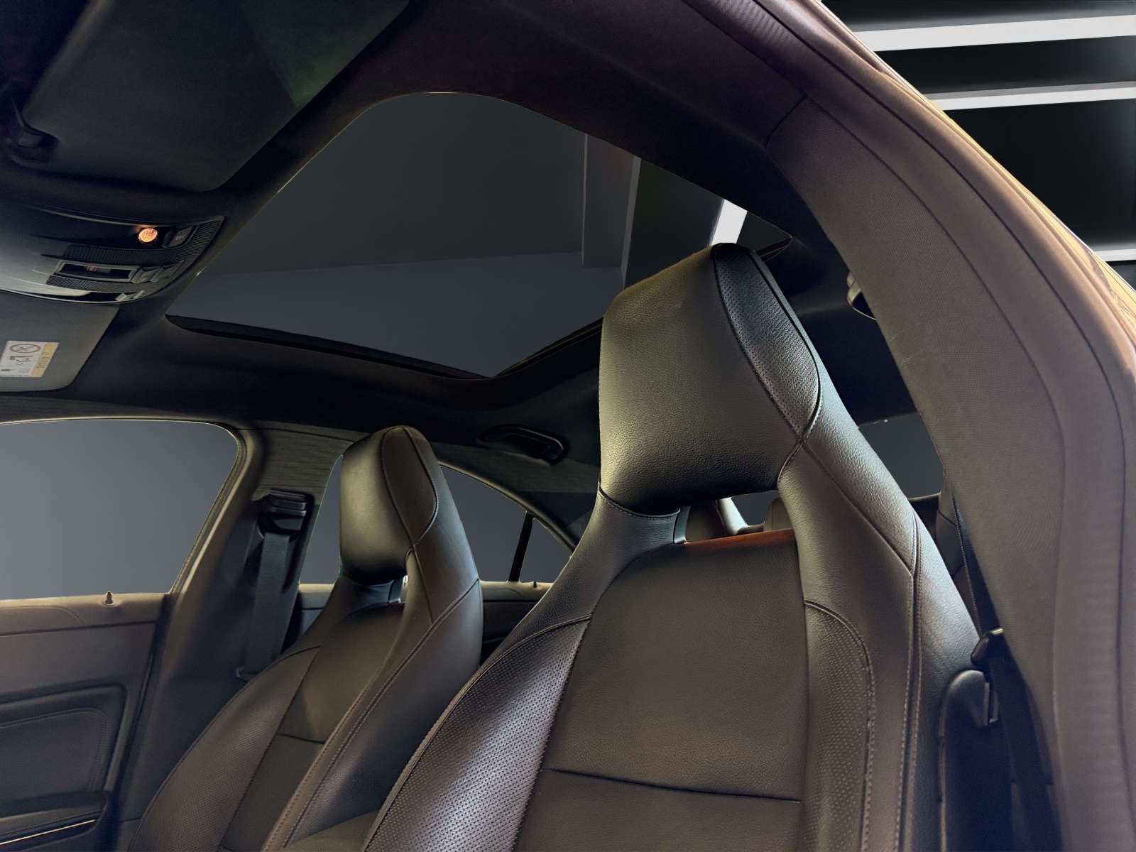 MERCEDES-BENZ CLA 220 CDI Urban 7G-DCT-image-19