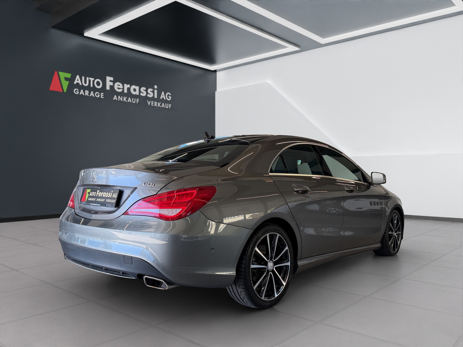 MERCEDES-BENZ CLA 220 CDI Urban 7G-DCT-image-5