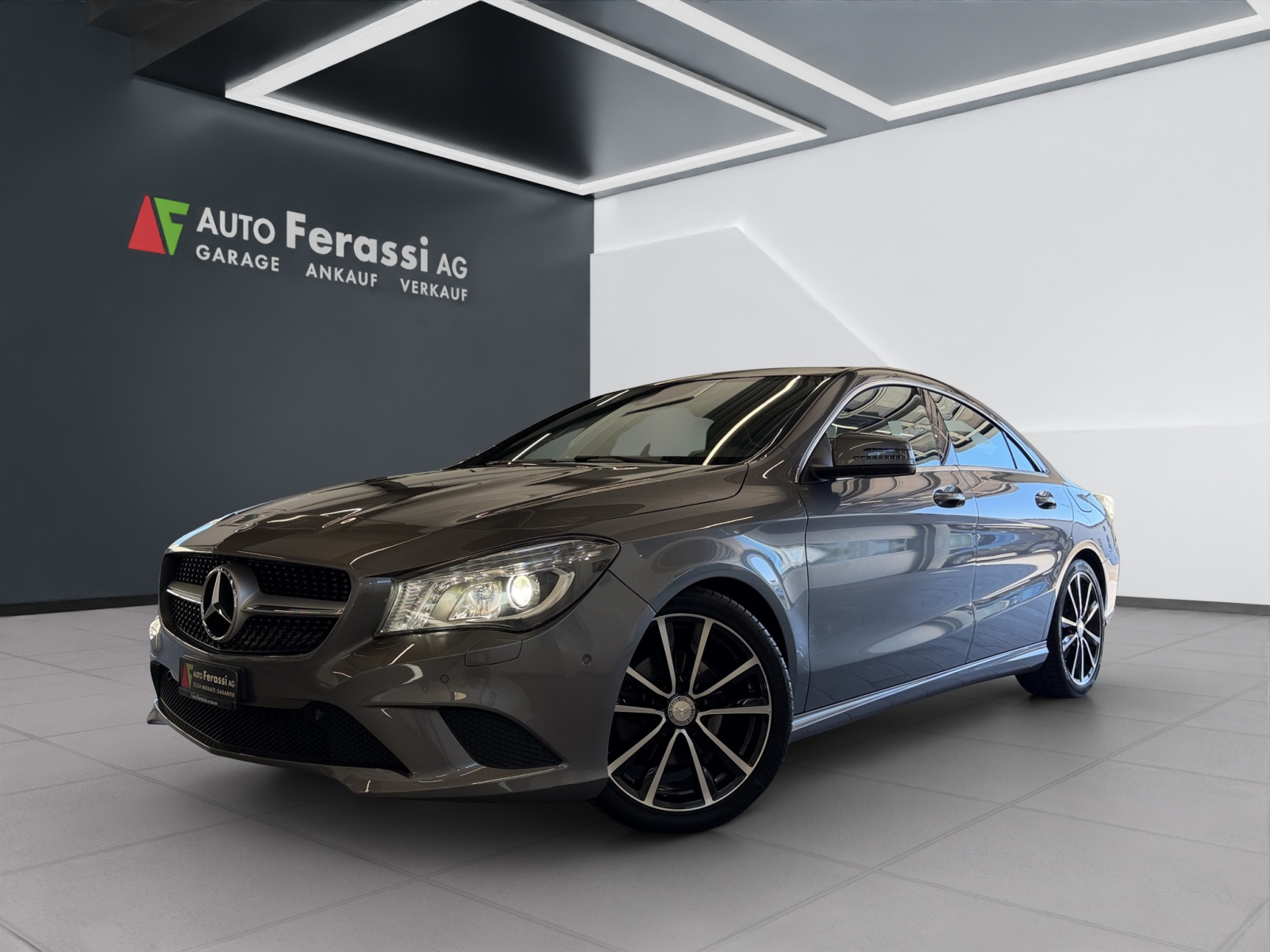 MERCEDES-BENZ CLA 220 CDI Urban 7G-DCT