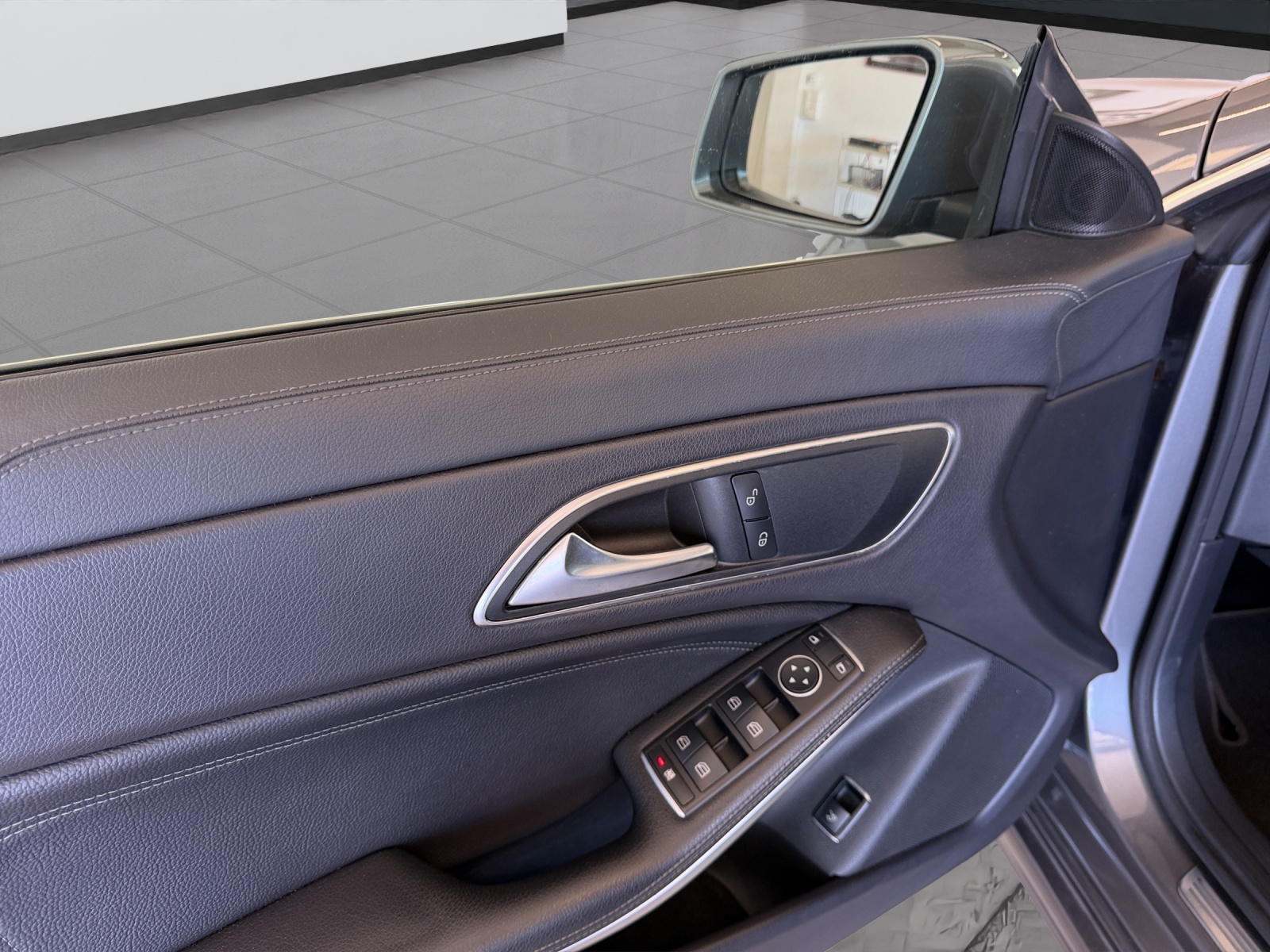MERCEDES-BENZ CLA 220 CDI Urban 7G-DCT-image-18