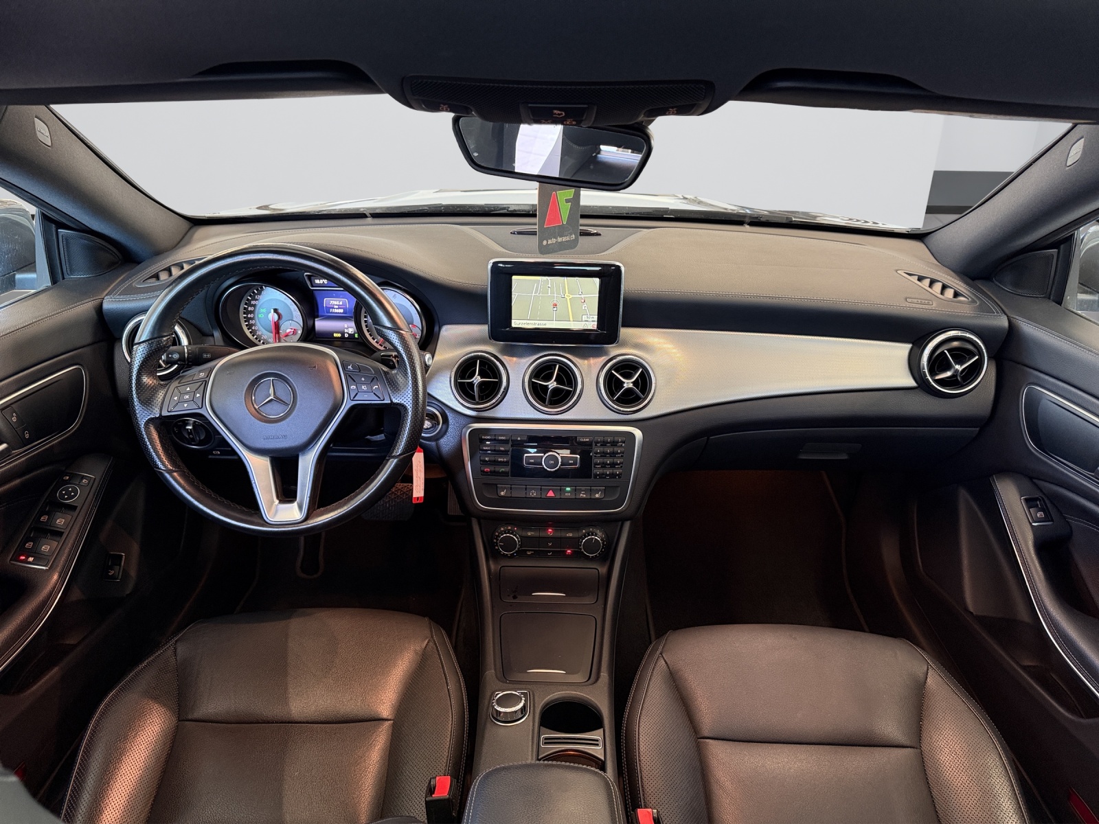 MERCEDES-BENZ CLA 220 CDI Urban 7G-DCT-image-11