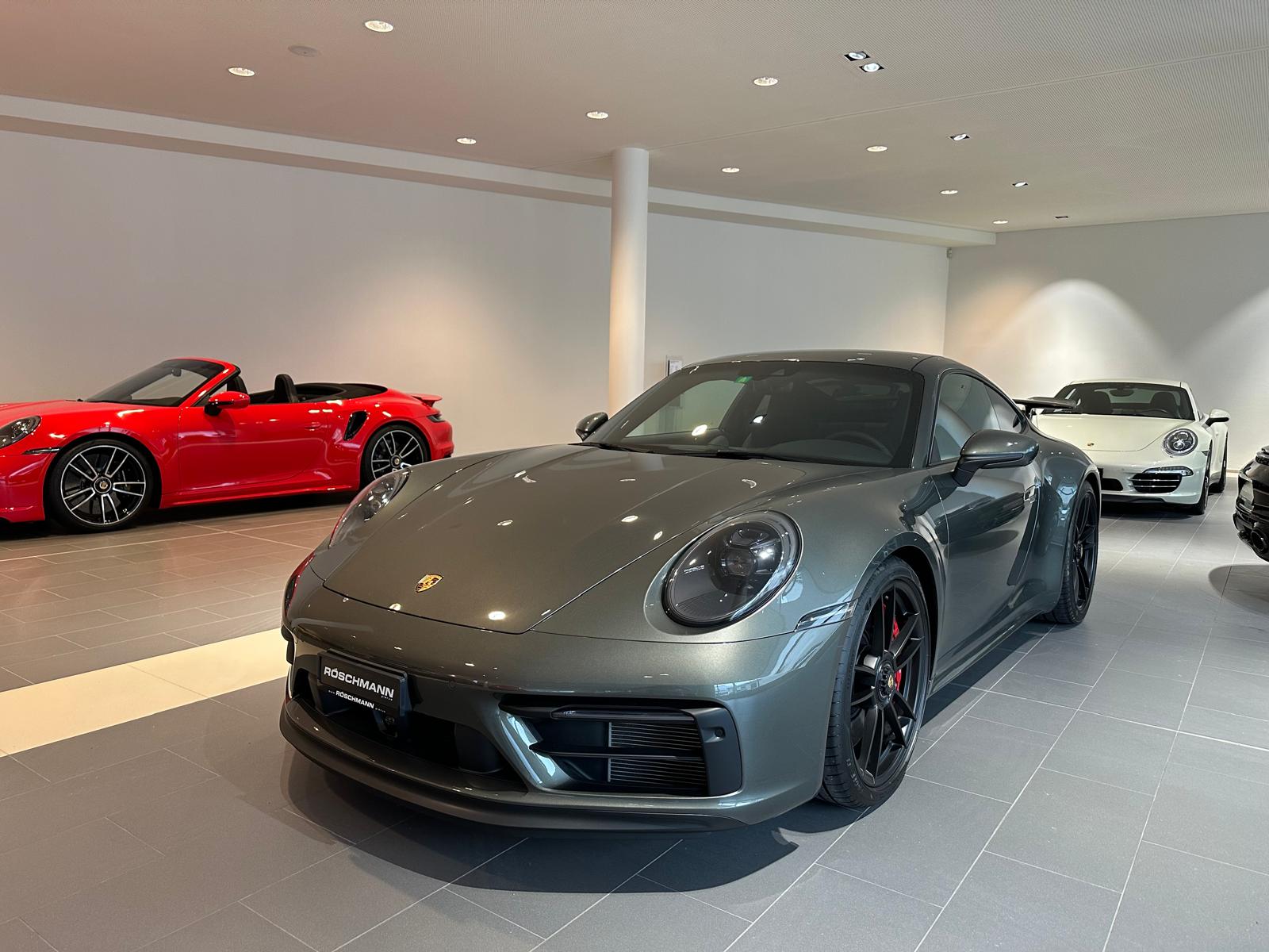 PORSCHE 911 Carrera 4 GTS PDK-showroom-element-2