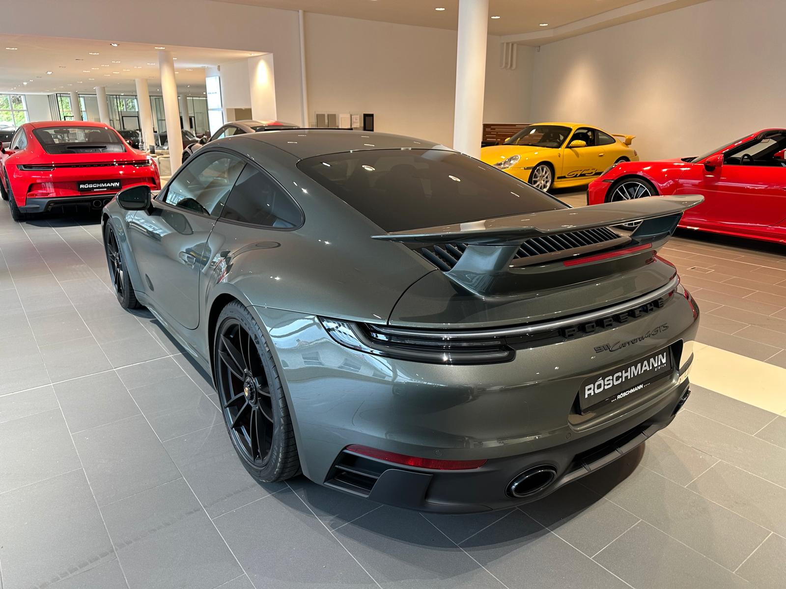 PORSCHE 911 Carrera 4 GTS PDK-image-4