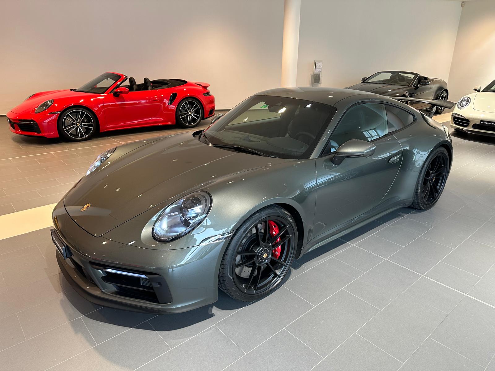 PORSCHE 911 Carrera 4 GTS PDK-showroom-element-1