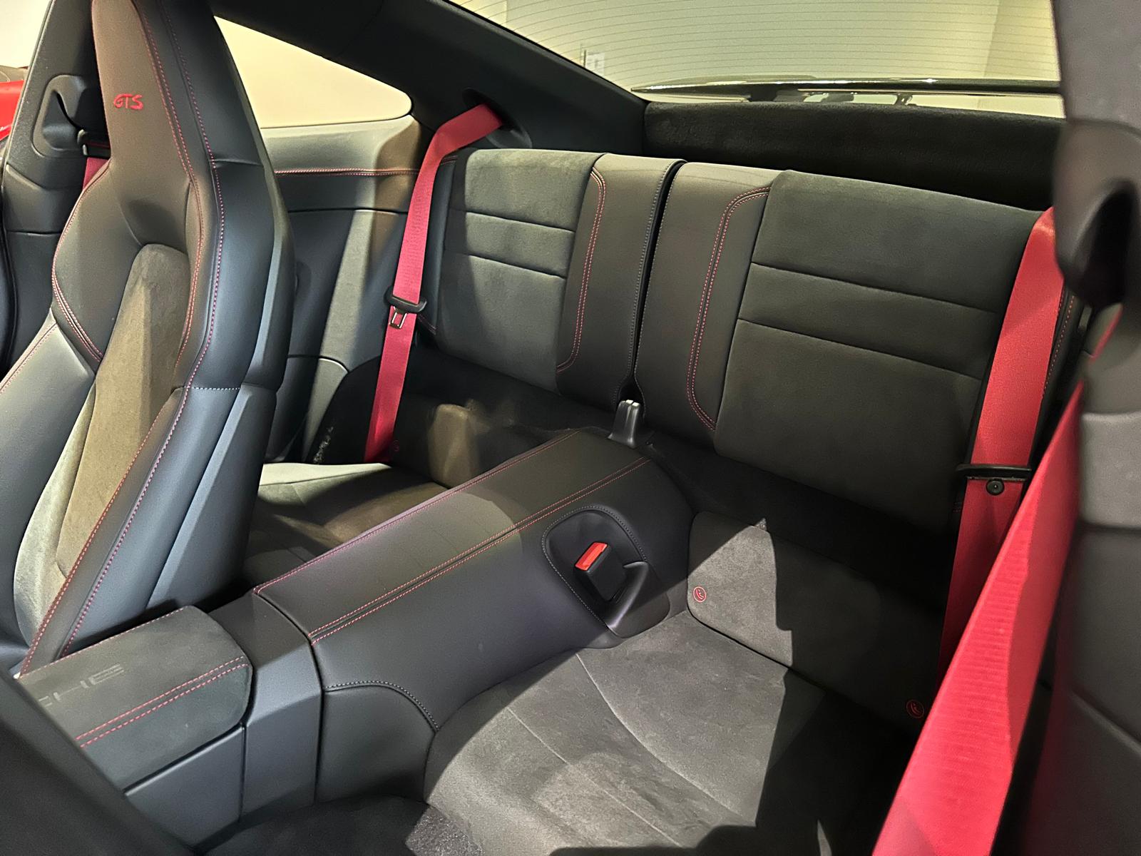 PORSCHE 911 Carrera 4 GTS PDK-image-7