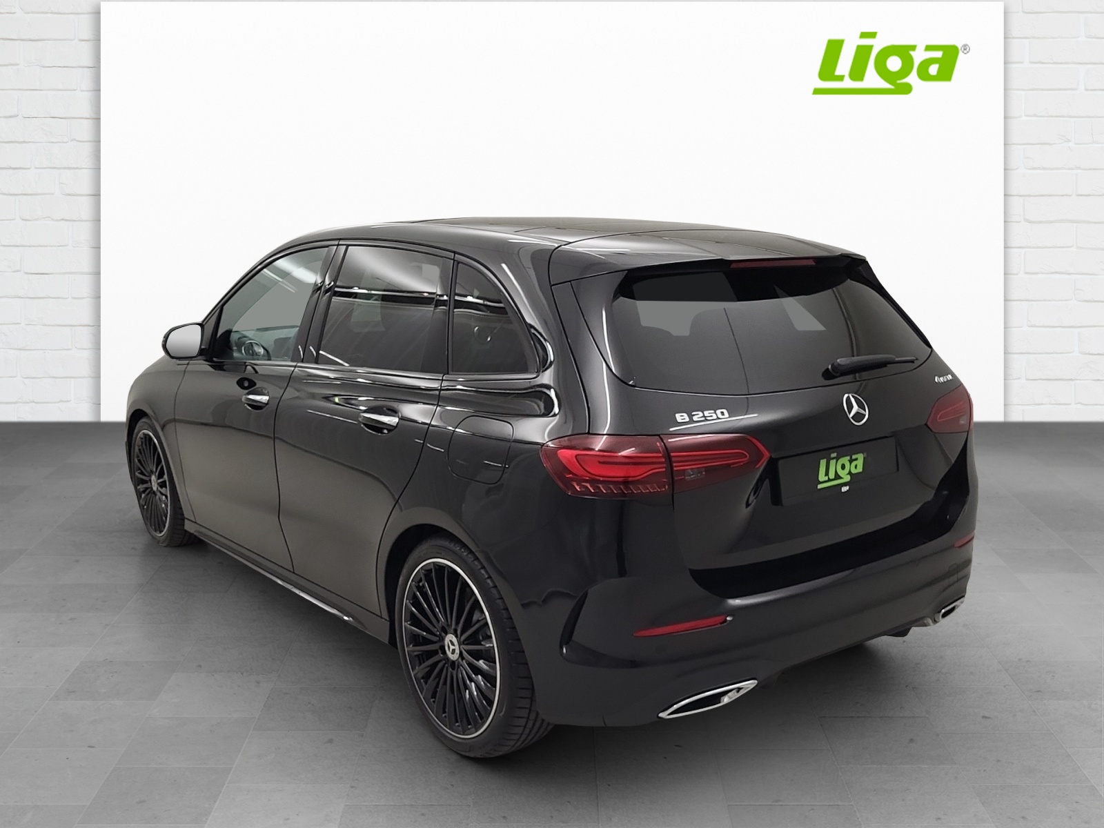 MERCEDES-BENZ B 250 AMG Line 4Matic-showroom-element-3