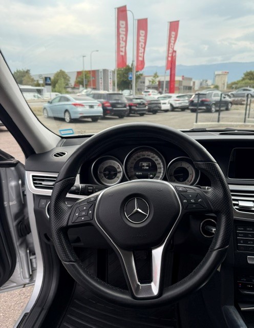 MERCEDES-BENZ E 220 BlueTEC 4Matic 7G-Tronic-image-10