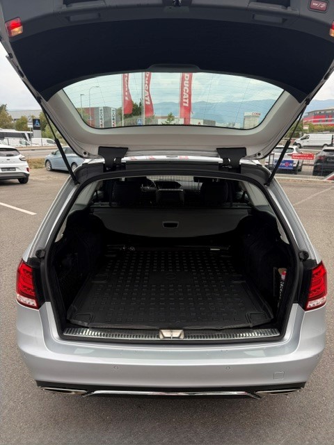 MERCEDES-BENZ E 220 BlueTEC 4Matic 7G-Tronic-image-5