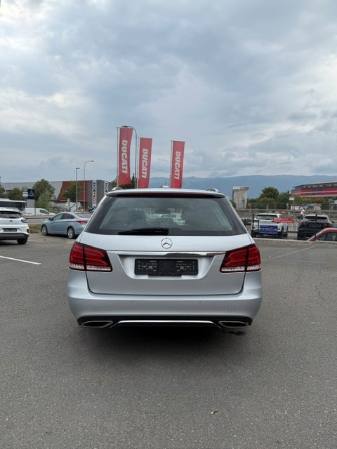 MERCEDES-BENZ E 220 BlueTEC 4Matic 7G-Tronic-image-4