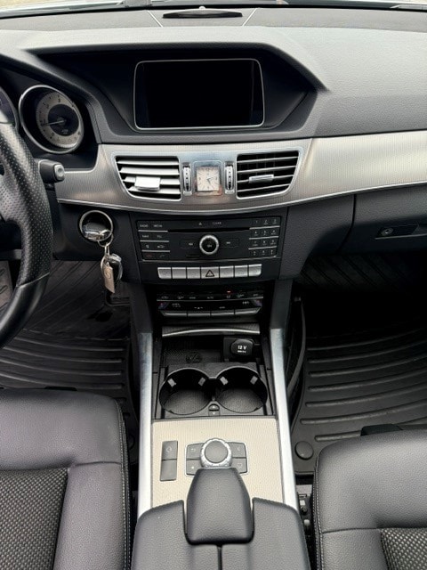 MERCEDES-BENZ E 220 BlueTEC 4Matic 7G-Tronic-image-11
