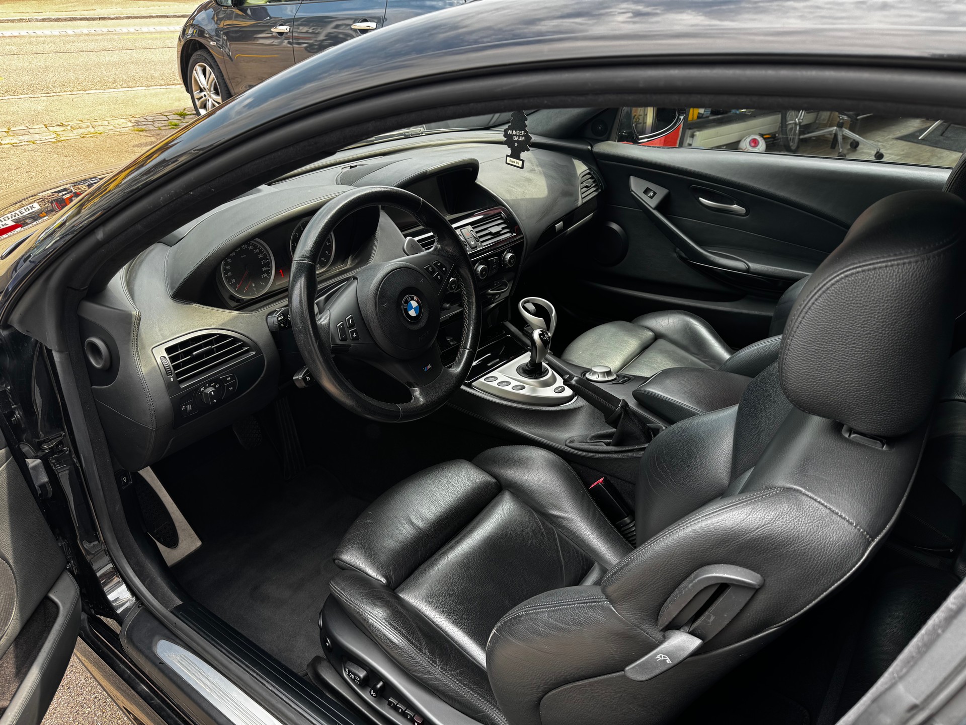 BMW M6-image-8
