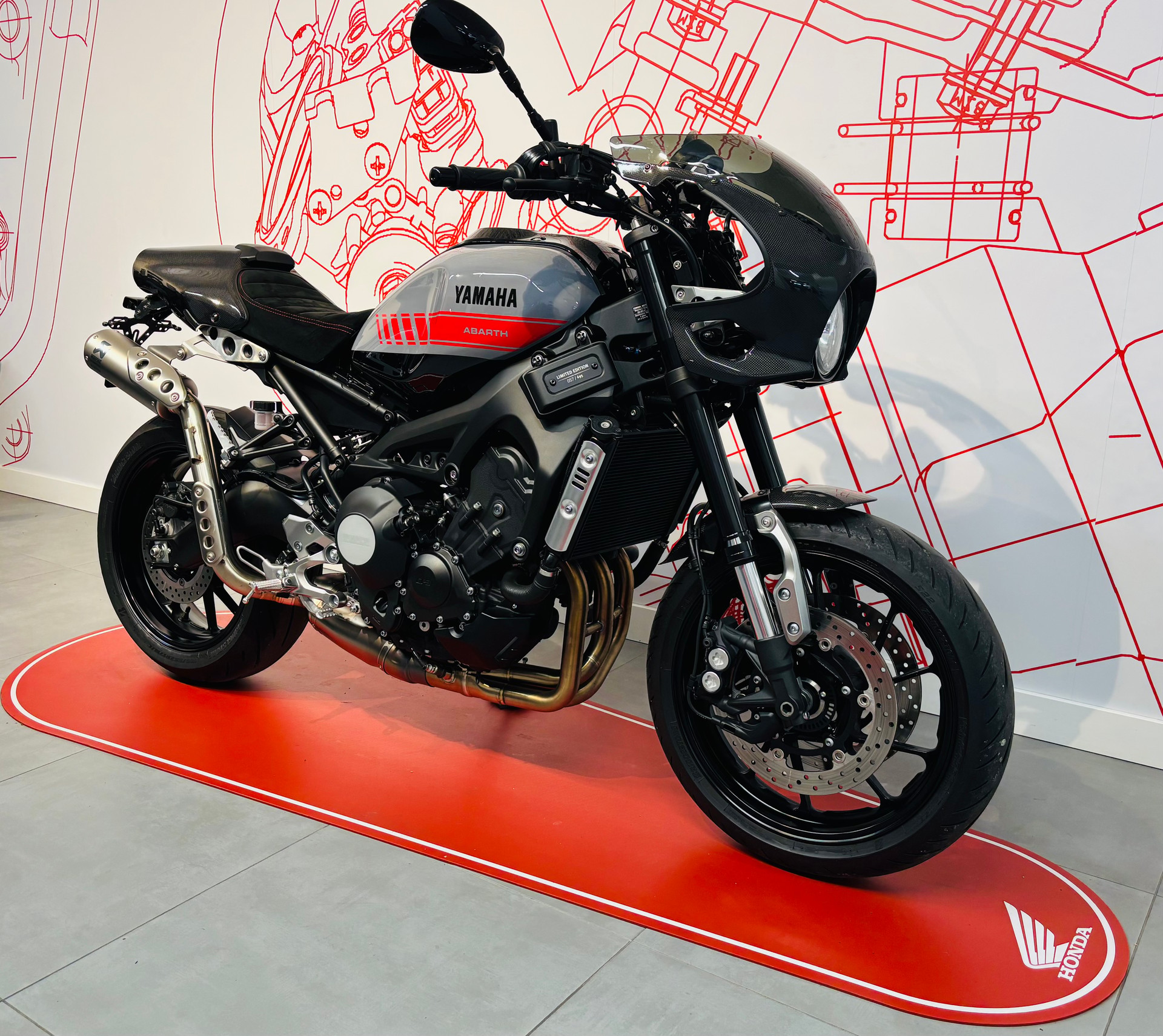YAMAHA XSR 900 Abarth-image-2