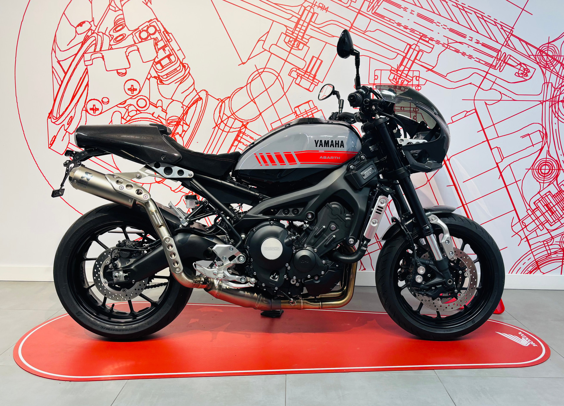 YAMAHA XSR 900 Abarth-image-0