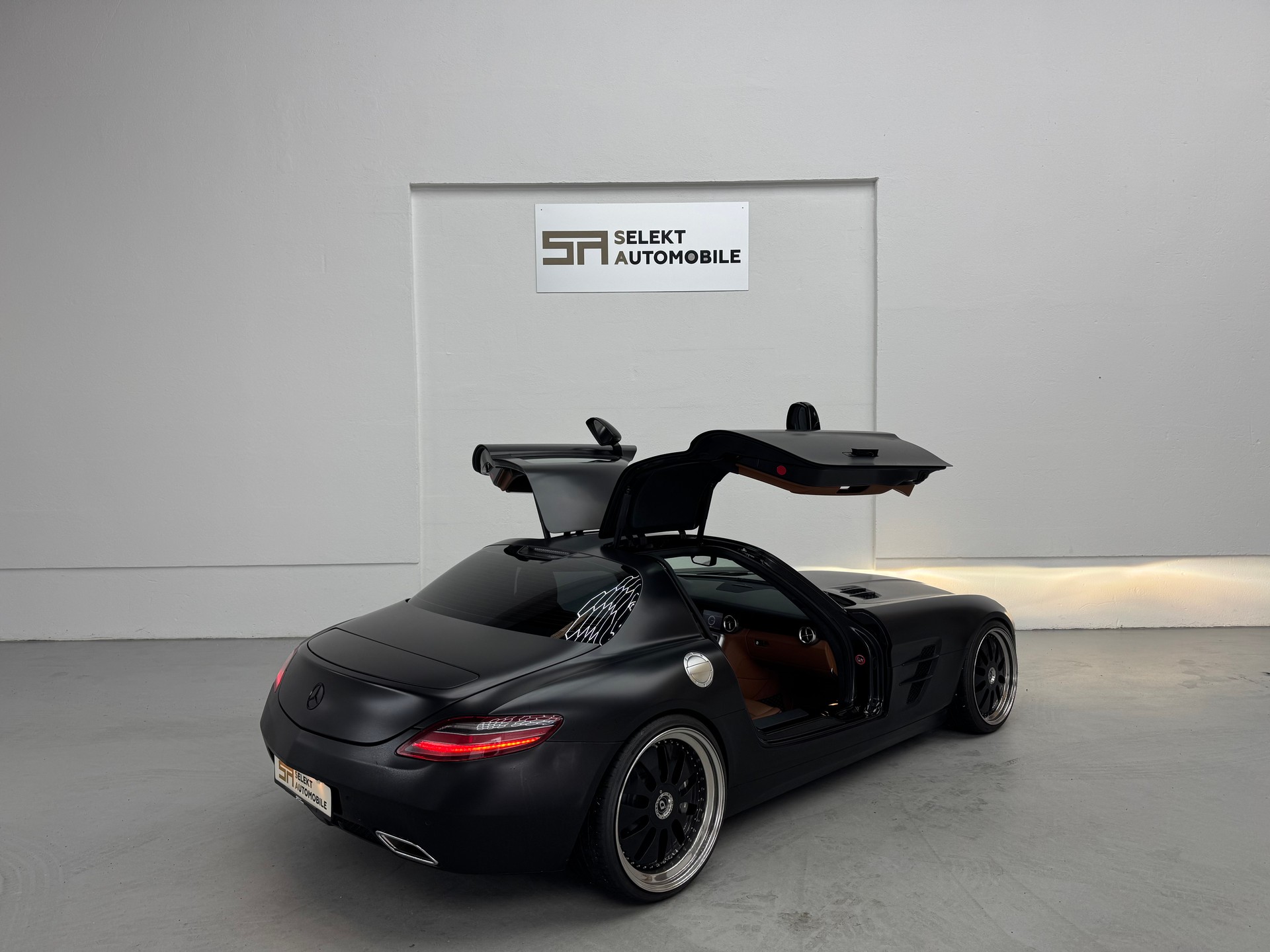 MERCEDES-BENZ SLS 63 AMG Speedshift-image-7