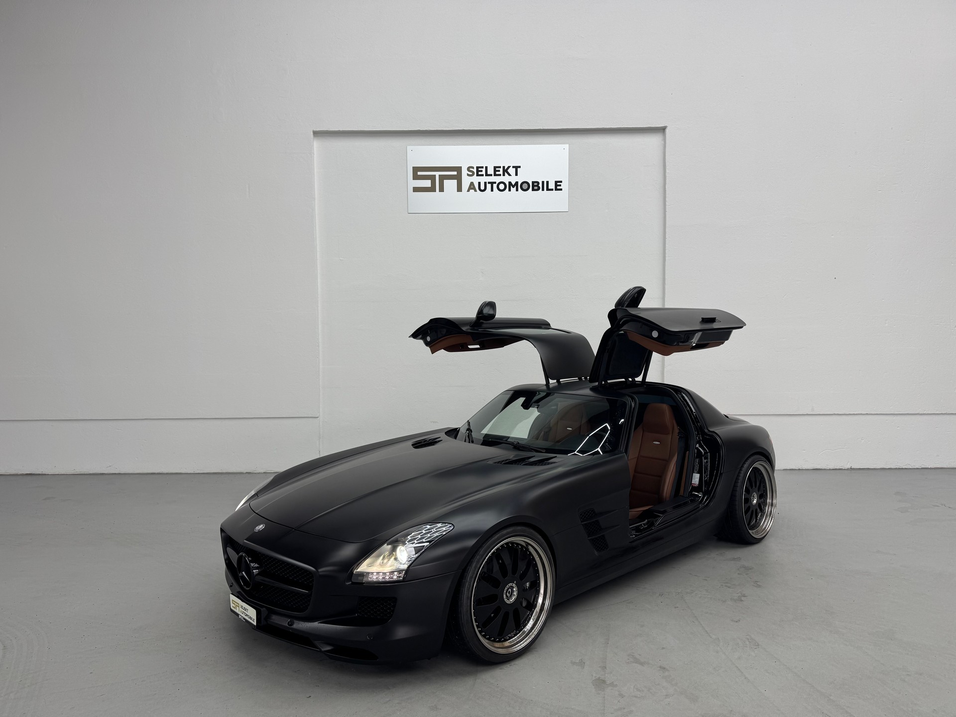 MERCEDES-BENZ SLS 63 AMG Speedshift-showroom-element-2