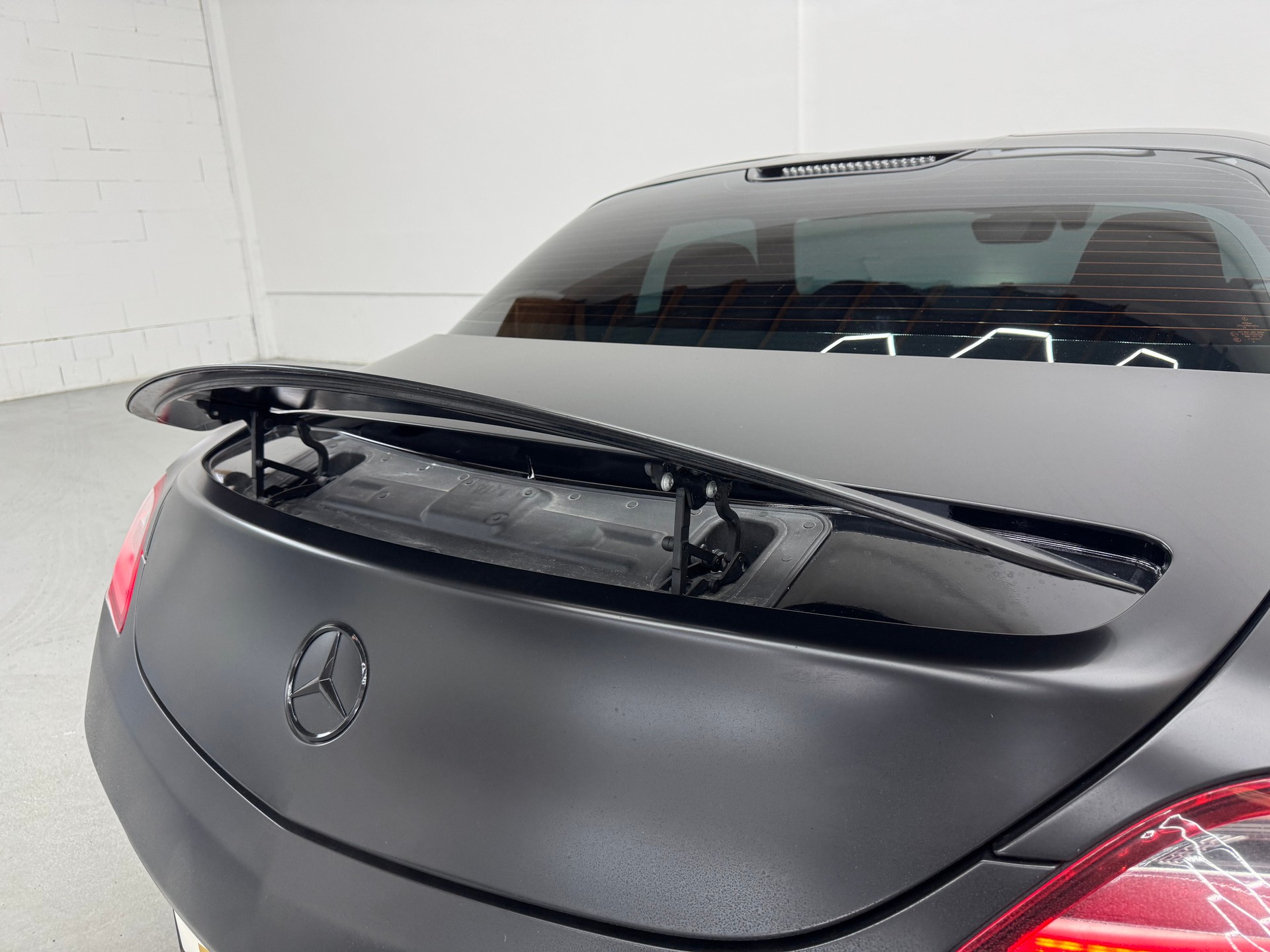 MERCEDES-BENZ SLS 63 AMG Speedshift-image-9