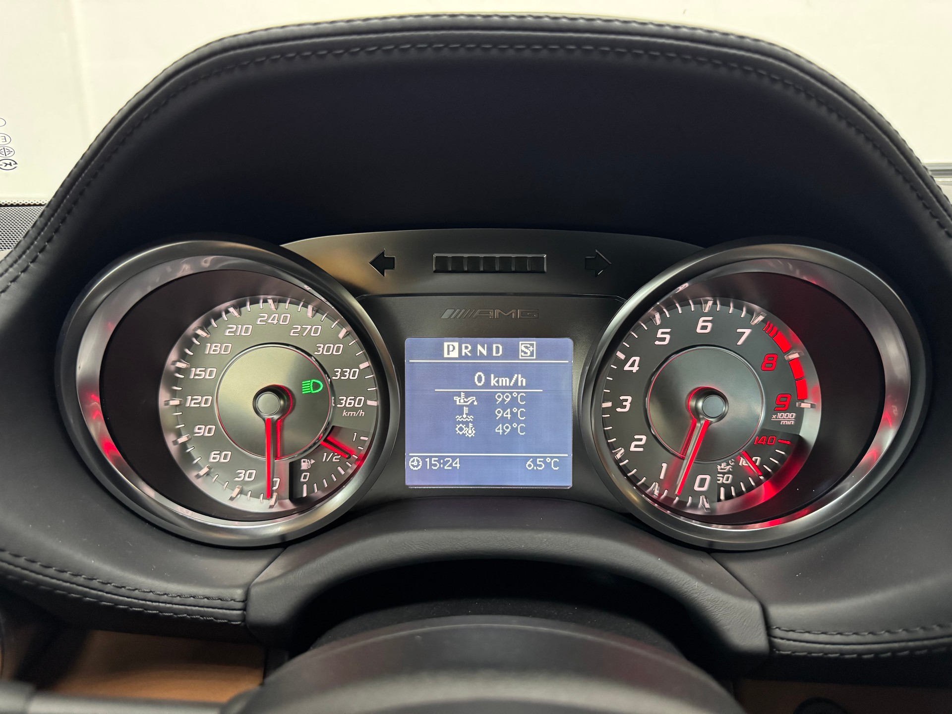 MERCEDES-BENZ SLS 63 AMG Speedshift-image-15