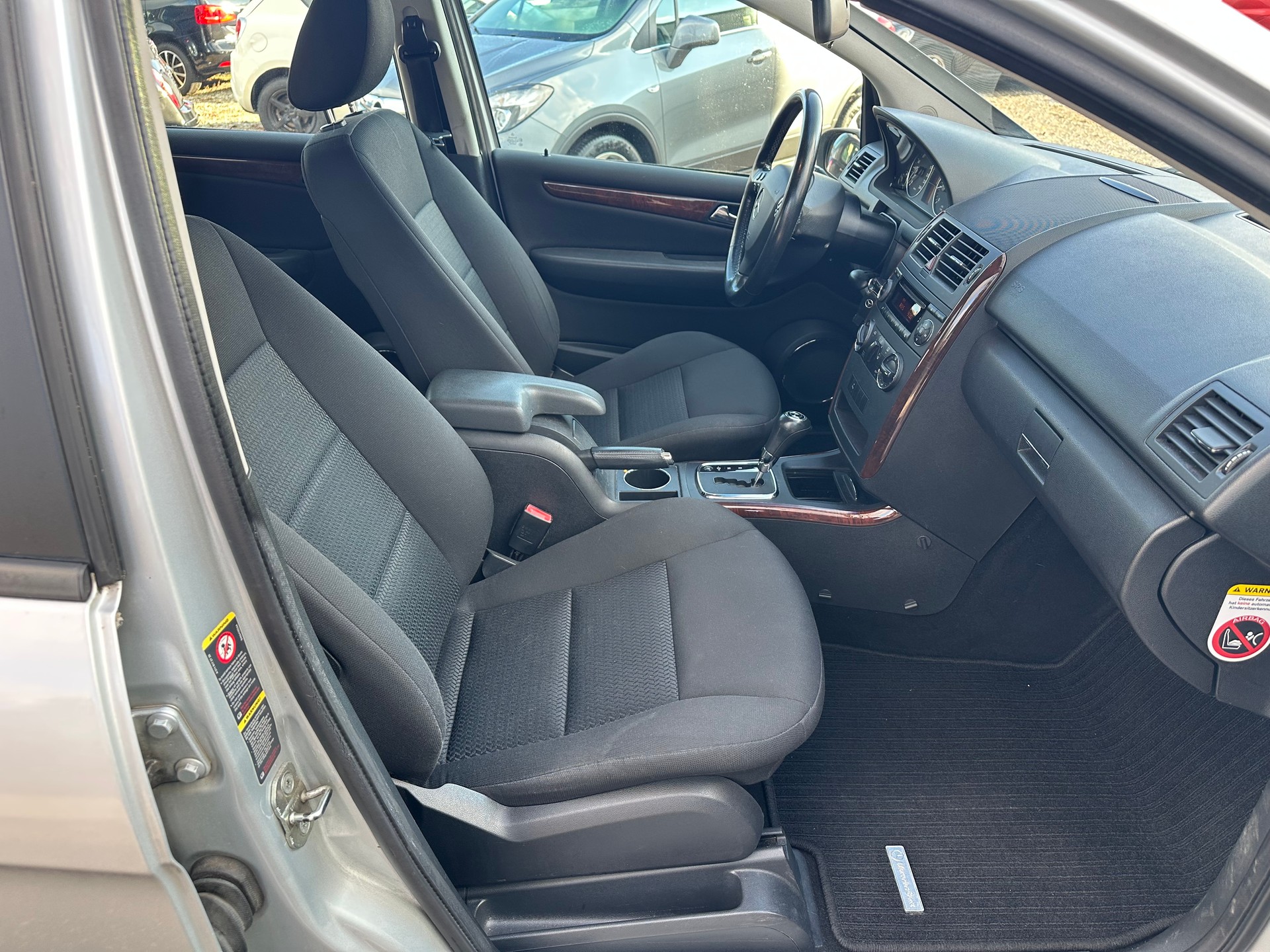 MERCEDES-BENZ A 200 Elégance-image-10