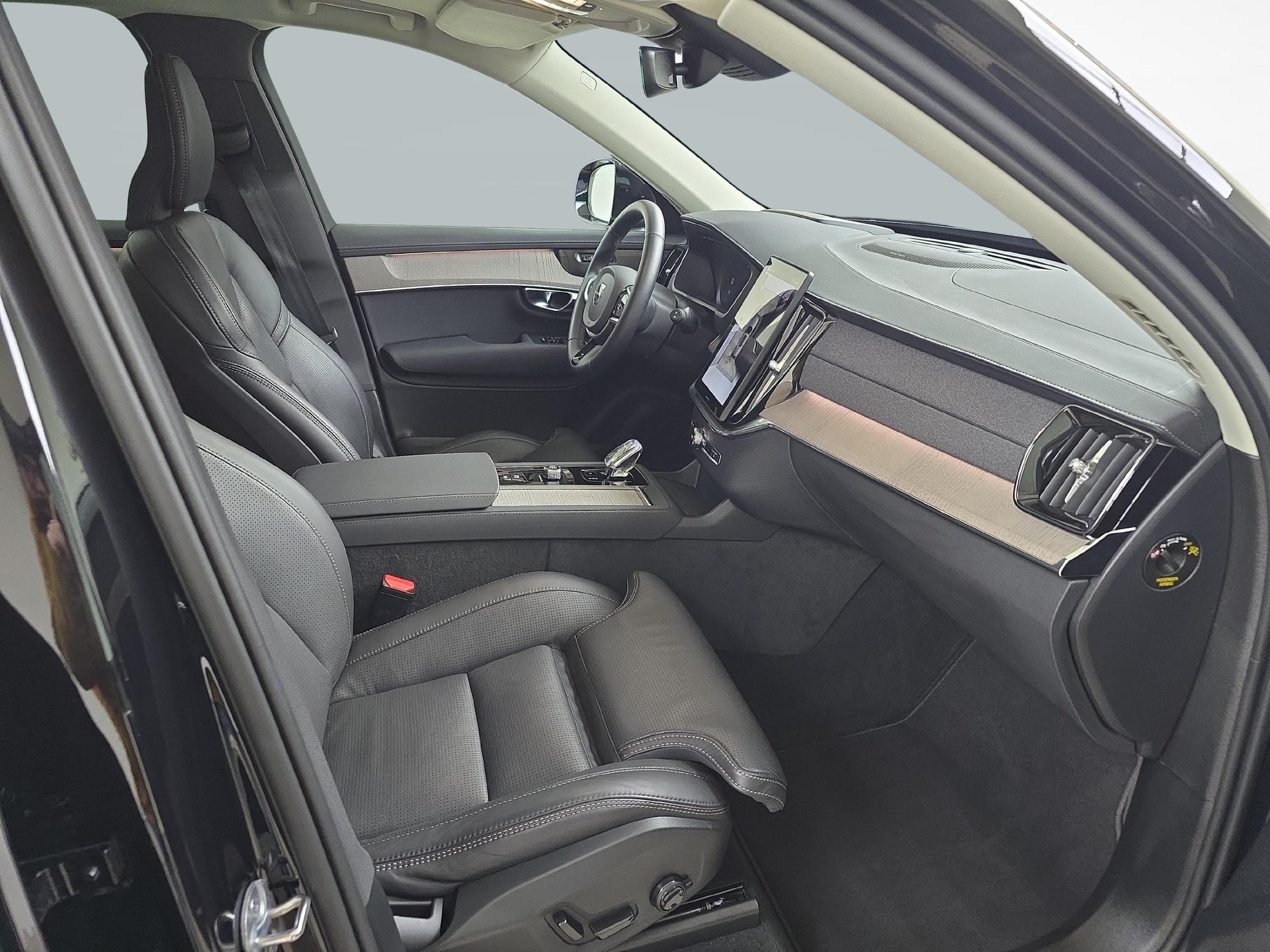 VOLVO XC90 2.0 B5 MH Plus Bright AWD / Jetzt mit attraktivem 1.9% Leasing!-image-9