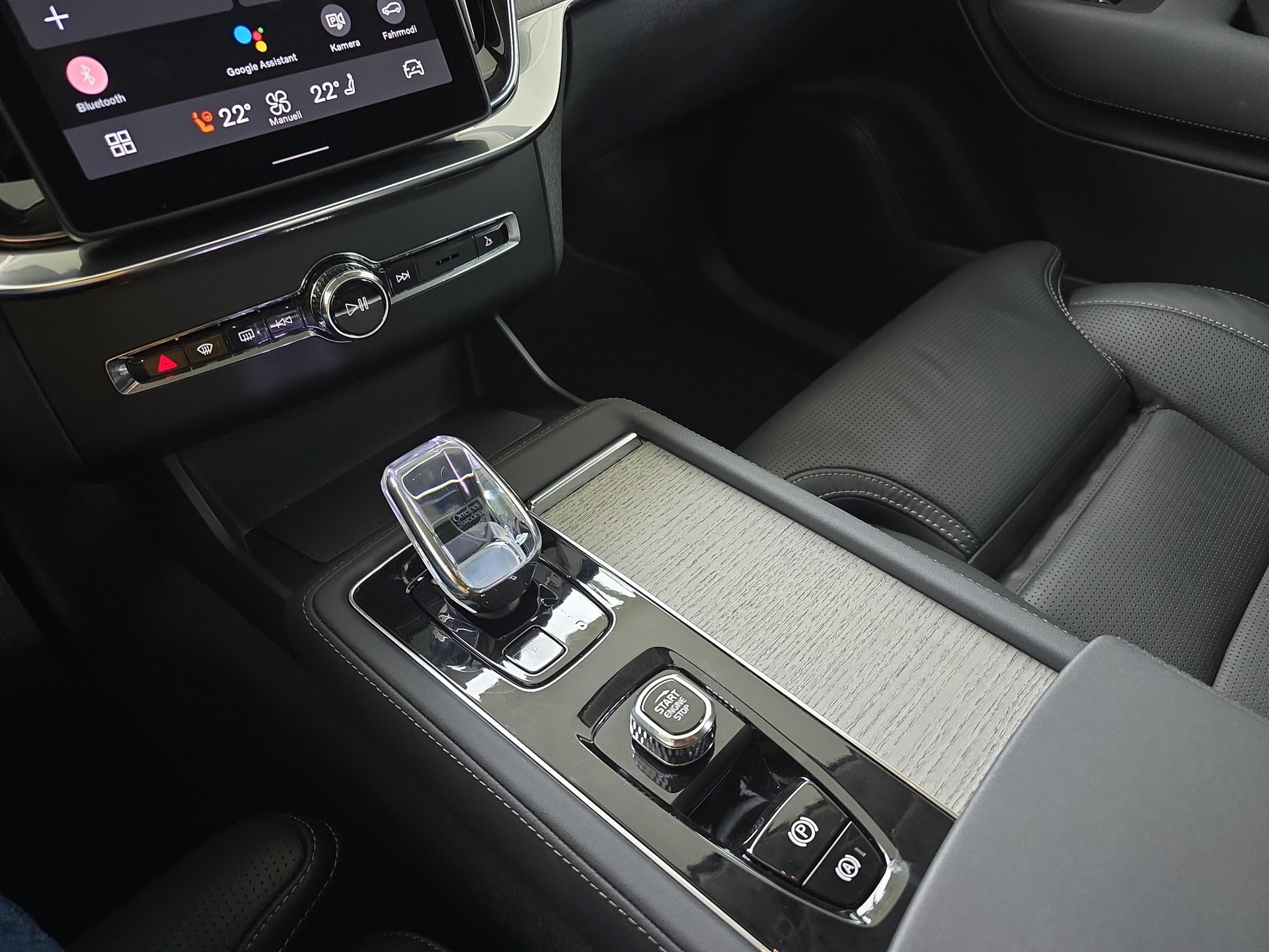 VOLVO XC90 2.0 B5 MH Plus Bright AWD / Jetzt mit attraktivem 1.9% Leasing!-image-13