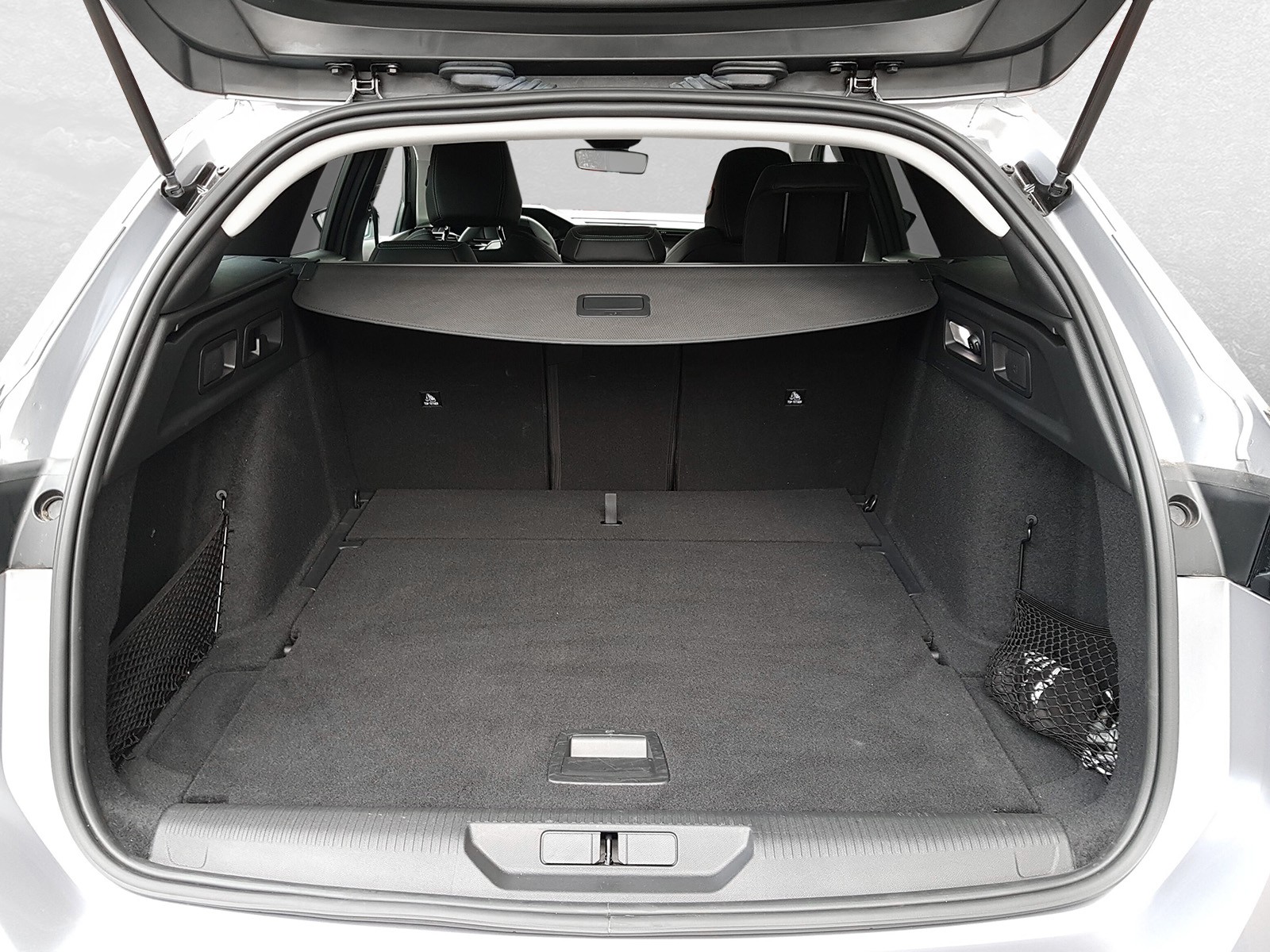 PEUGEOT 308 SW 1.2 PureTech Allure-image-5